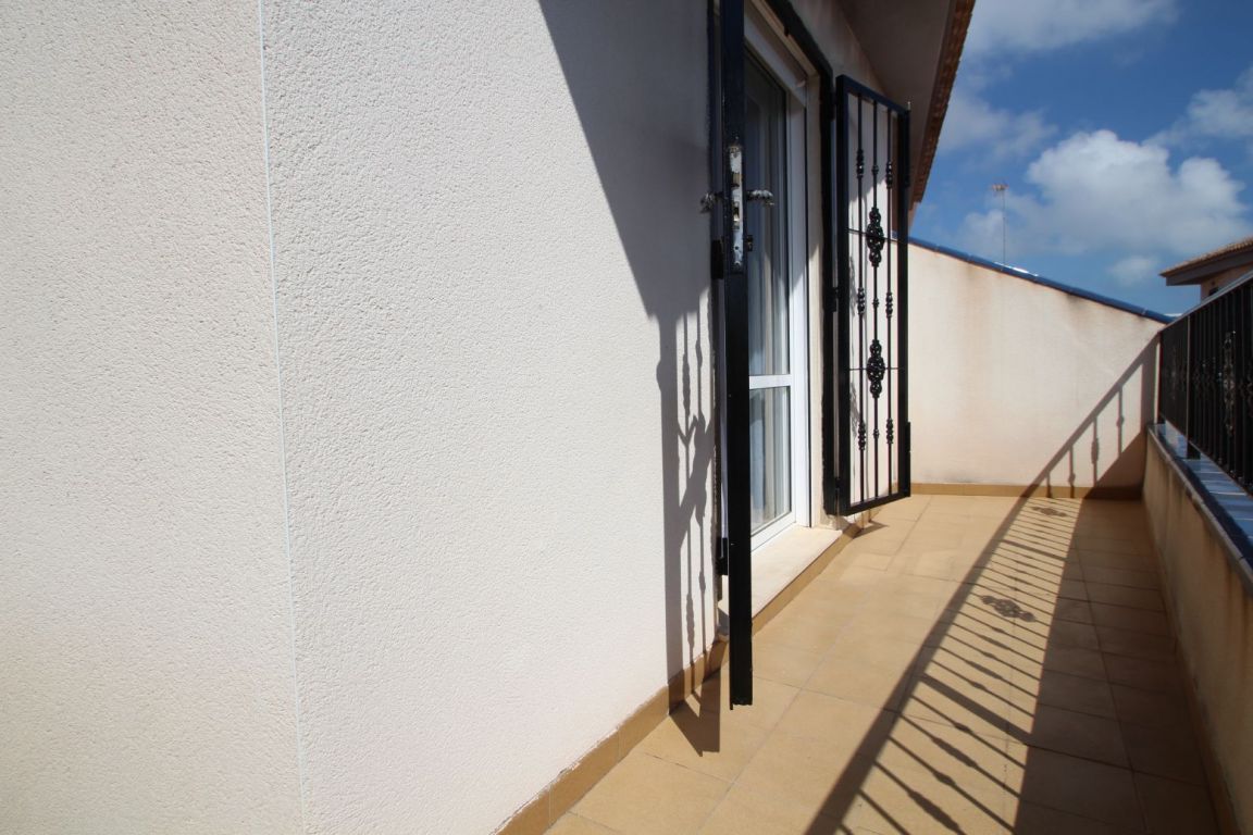 Dúplex adosado con piscina comunitaria en Aguas Nuevas, Torr - foto 48