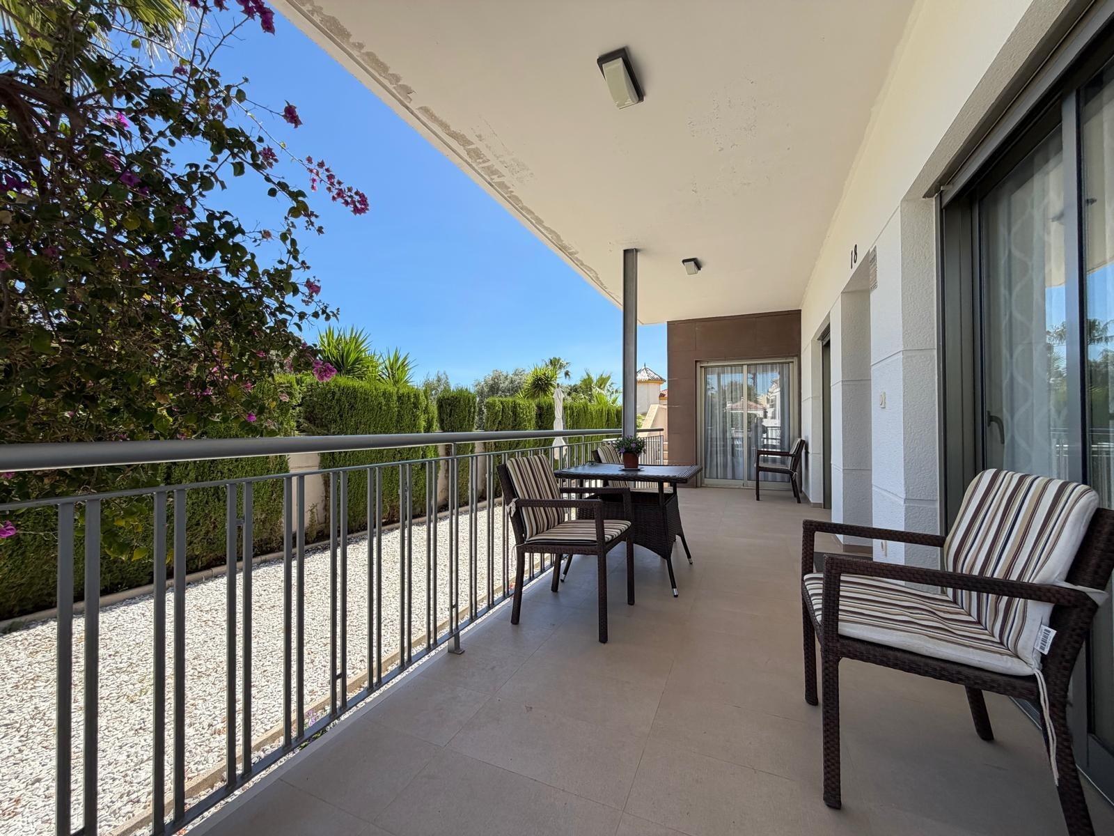 VILLA INDEPENDIENTE EN CIUDAD QUESADA DE 4 DORM. 3 BAÑOS. CO - foto 22