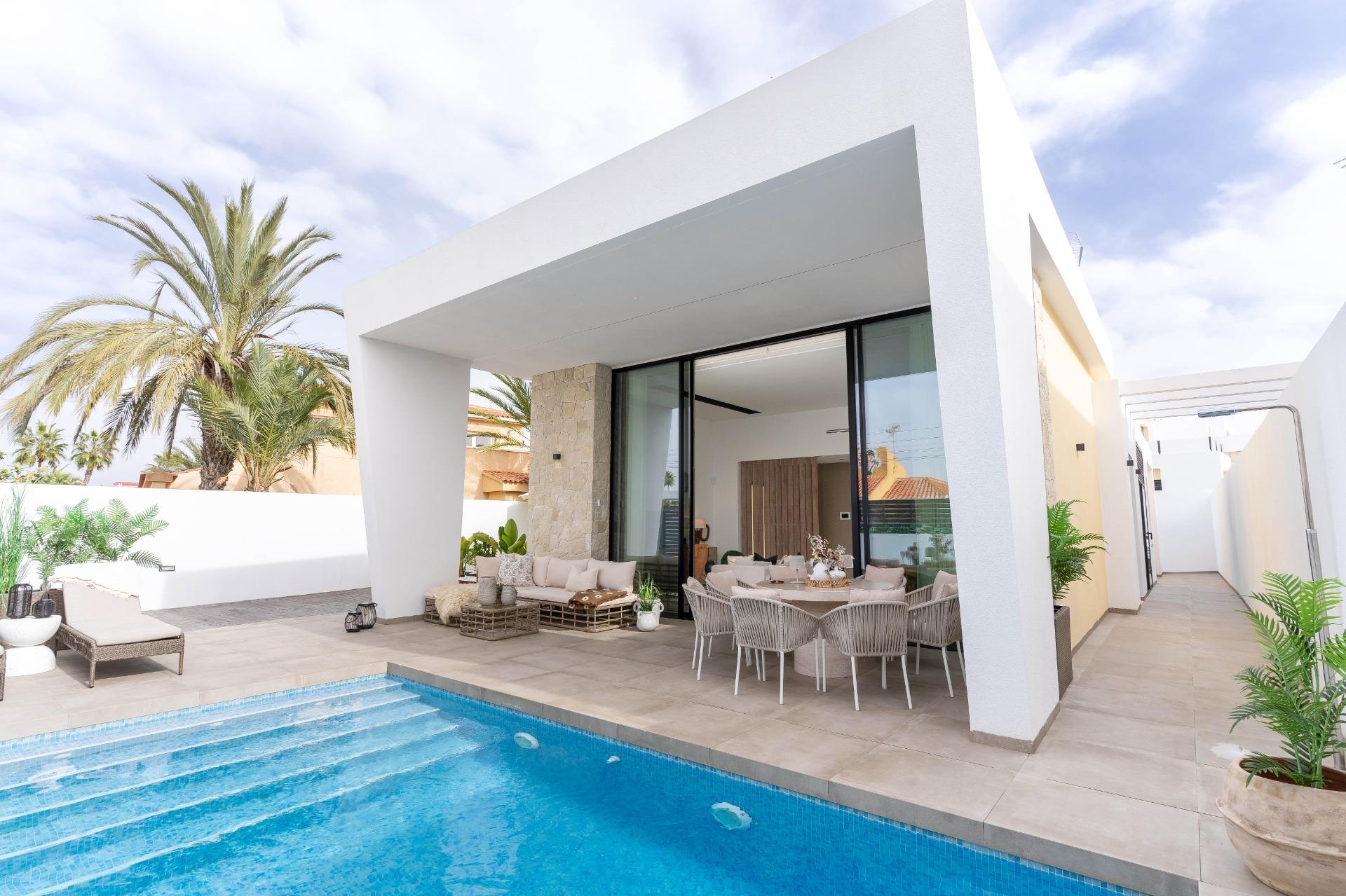 Villa Moderna con Estilo Escandinavo y Vistas a la Laguna Ro - foto 2