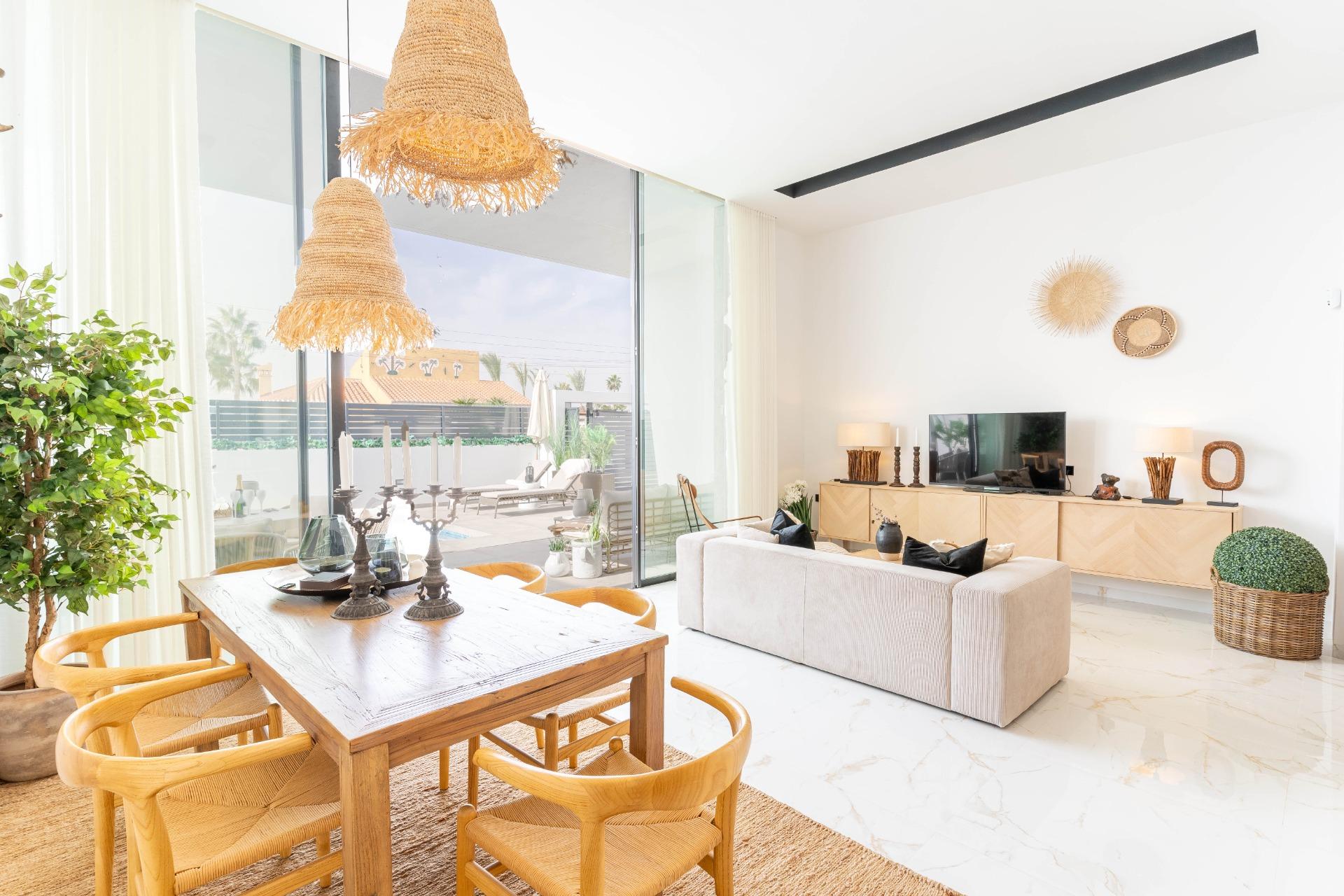Villa Moderna con Estilo Escandinavo y Vistas a la Laguna Ro - foto 36