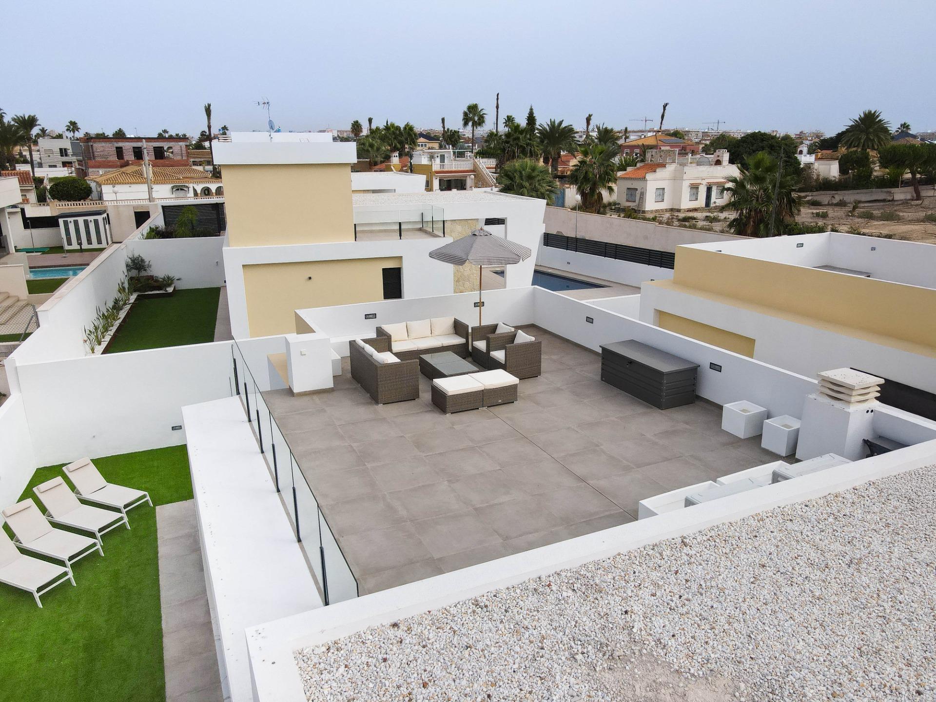 Villa Moderna con Estilo Escandinavo y Vistas a la Laguna Ro - foto 5