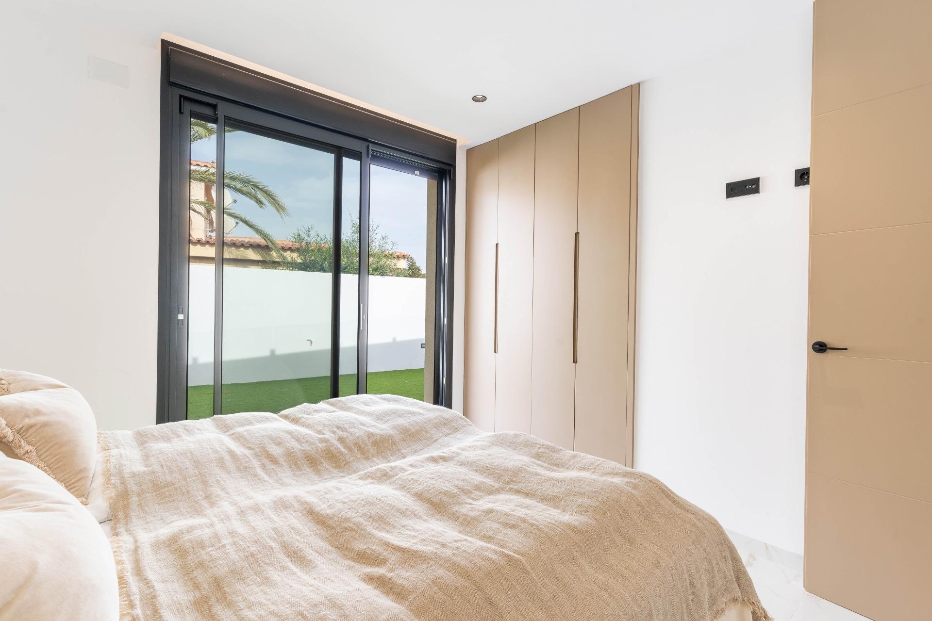 Villa Moderna con Estilo Escandinavo y Vistas a la Laguna Ro - foto 50