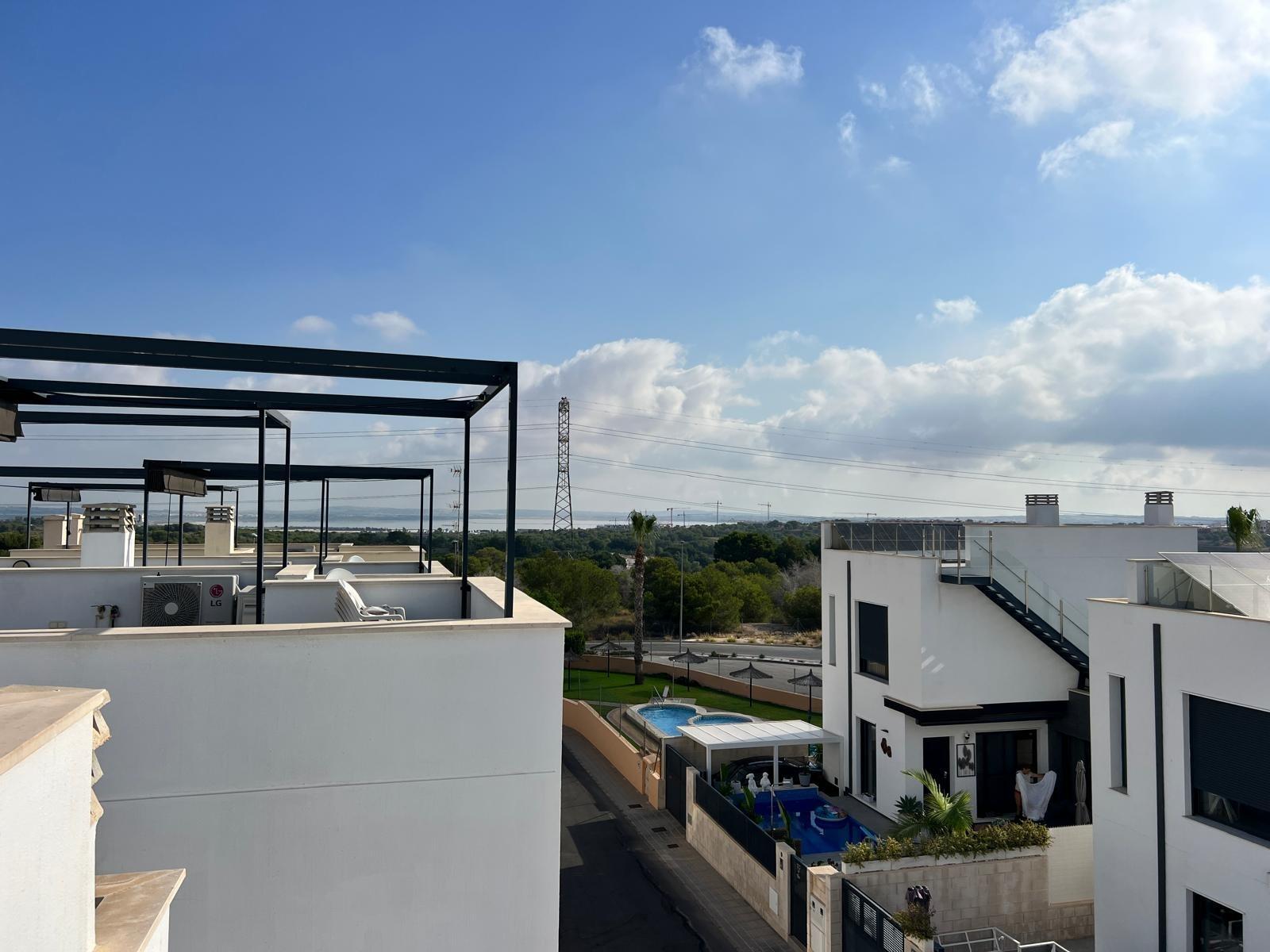Moderna Villa de 3 Dormitorios con Piscina Privada y Soláriu - foto 16