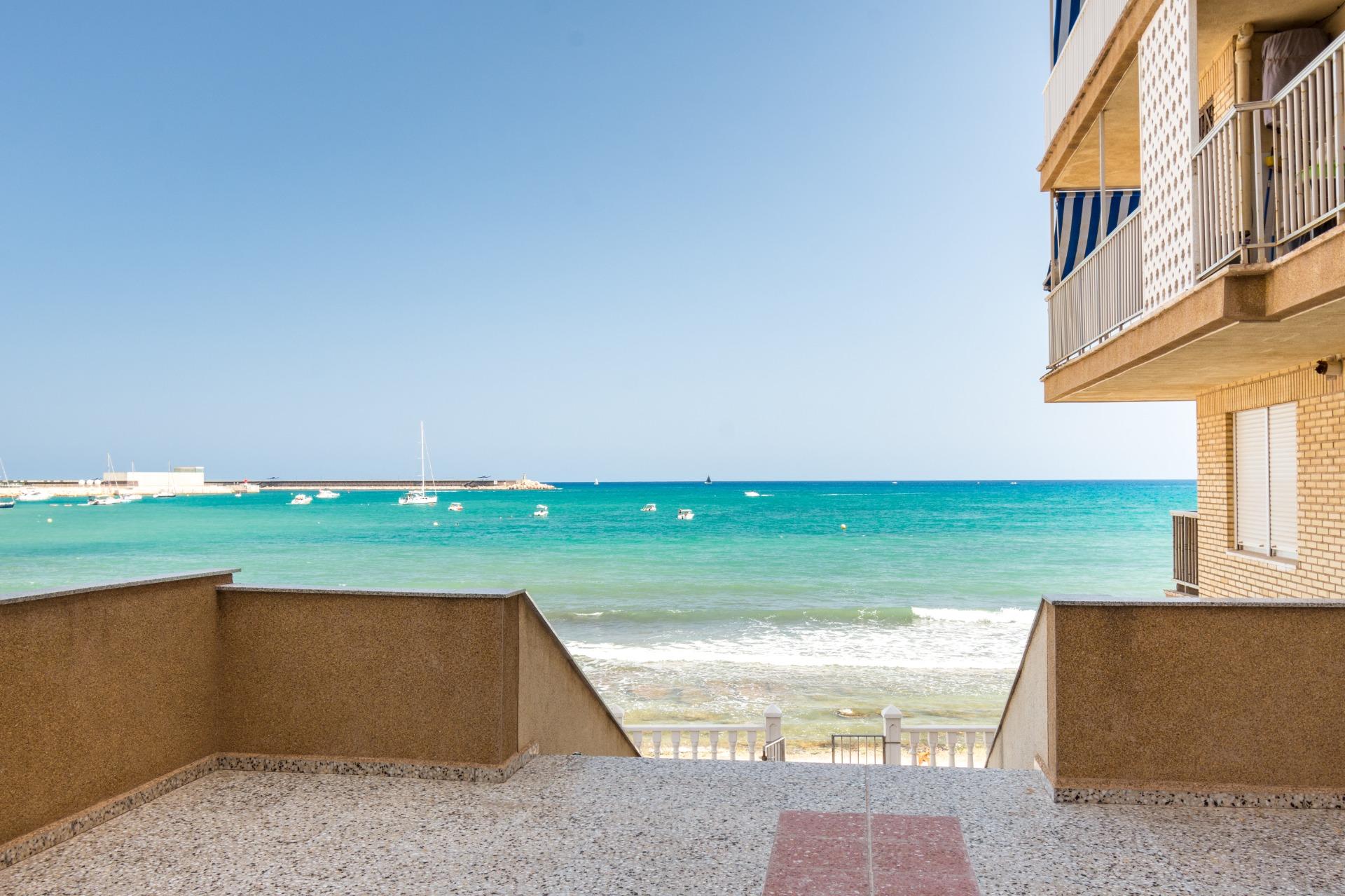 Apartamento en primera línea de la Playa de los Náufragos co - foto 3