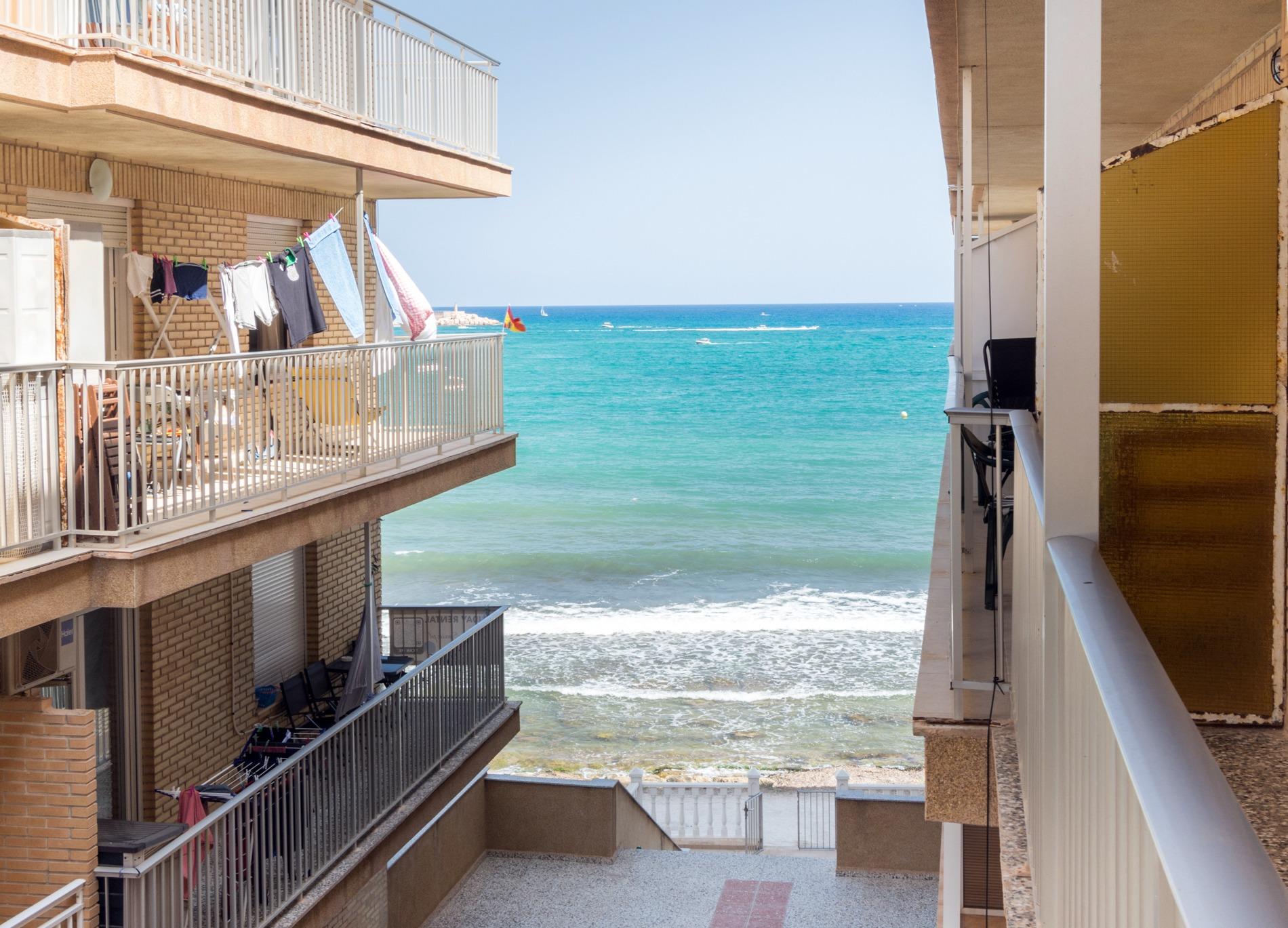 Apartamento en primera línea de la Playa de los Náufragos co - foto 4