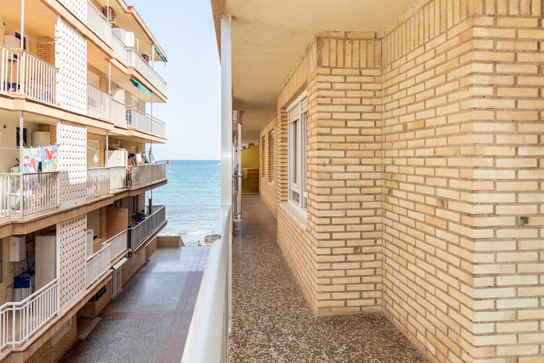 Apartamento en primera línea de la Playa de los Náufragos co - foto 5