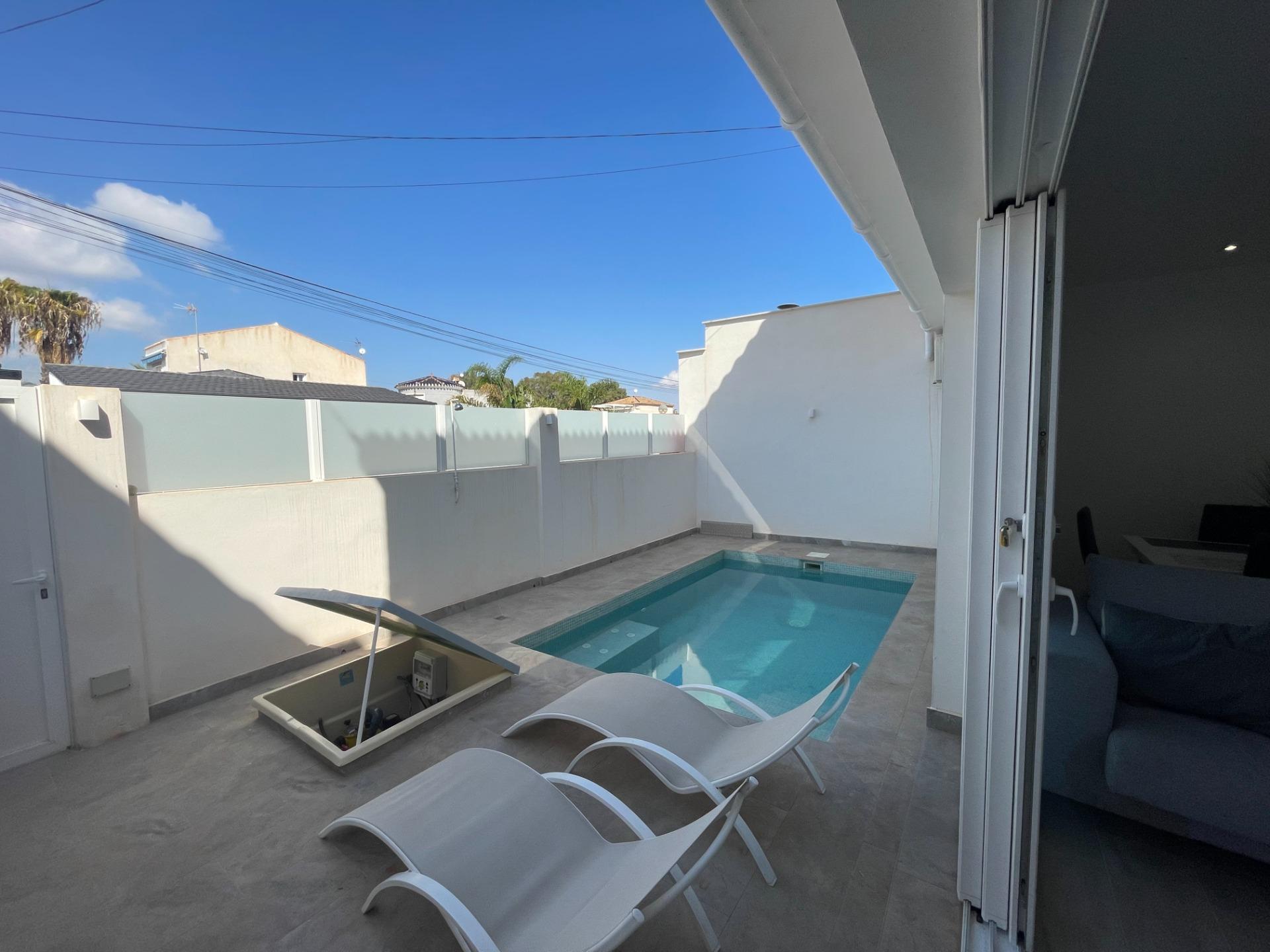 Estupendo Bungalow Planta Baja  con piscina Privada
