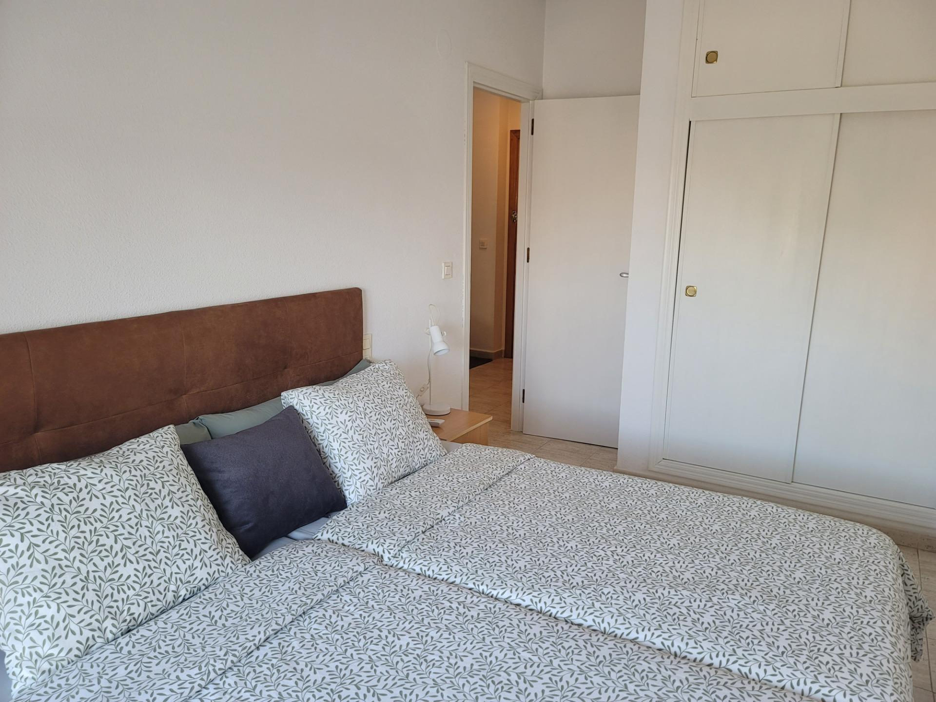 Encantador ático con 3 dormitorios y piscina comunitaria - foto 15
