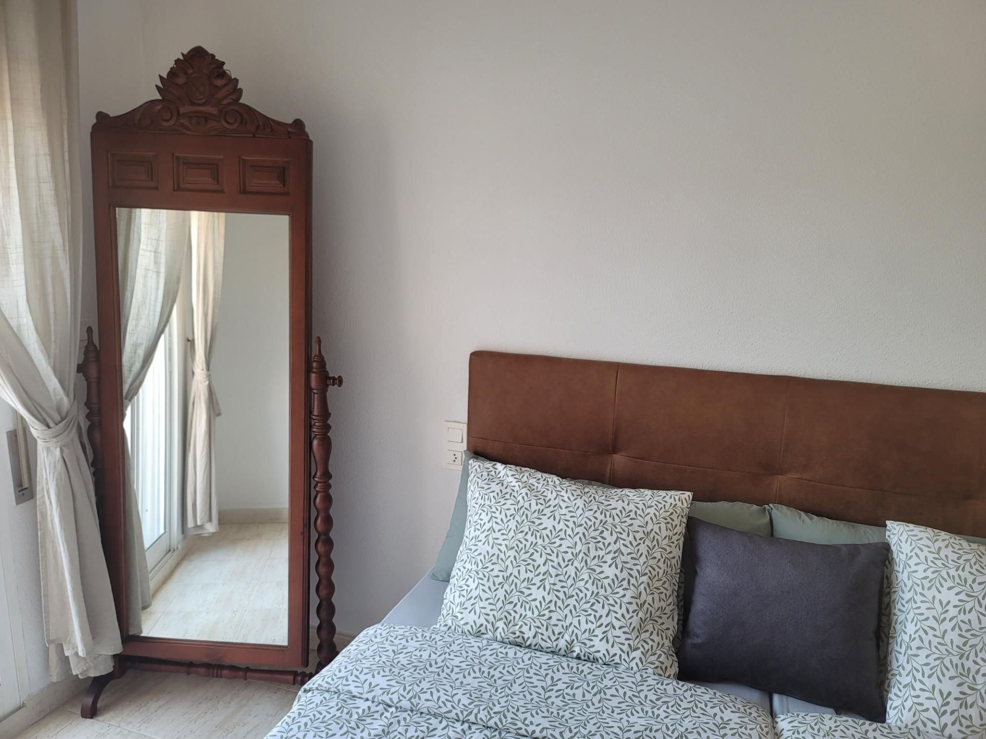 Encantador ático con 3 dormitorios y piscina comunitaria - foto 16