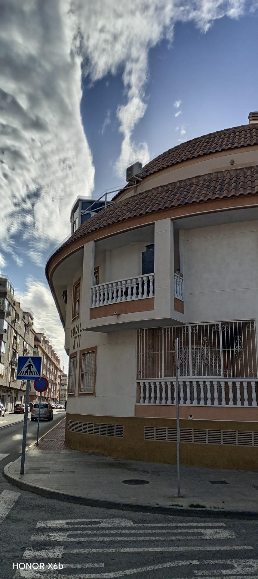 Encantador ático con 3 dormitorios y piscina comunitaria - foto 28