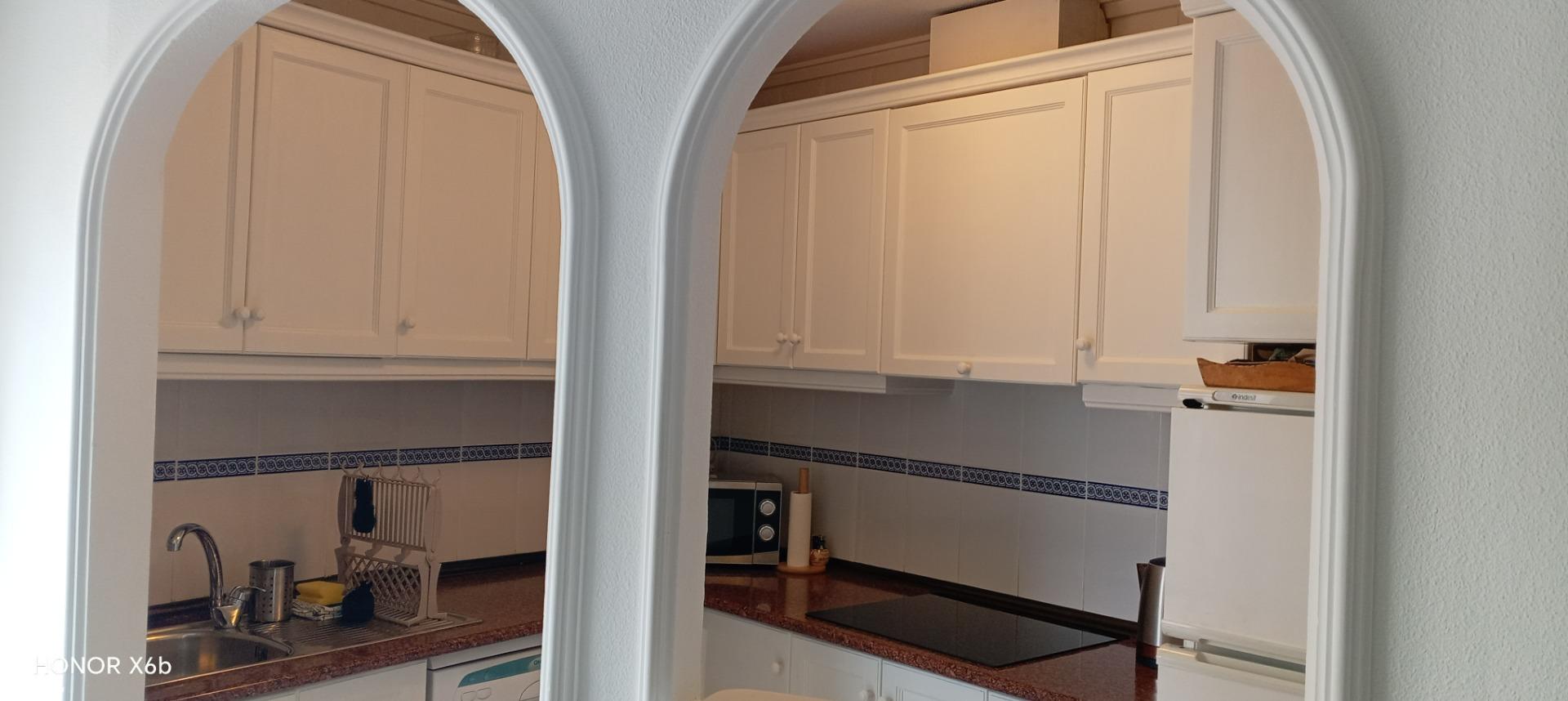 Encantador ático con 3 dormitorios y piscina comunitaria - foto 10