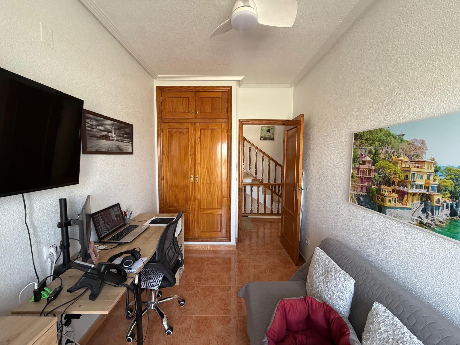 CASA ADOSADA JUNTO A LA LAGUNA ROSA DE 3 HAB CON 1 BAÑO 1 AS - foto 18