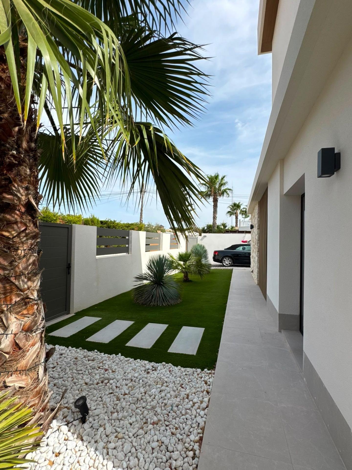 VILLA INDEPENDIENTE A ESTRENAR CON PISCINA PRIVADA | LOMAS D - foto 9