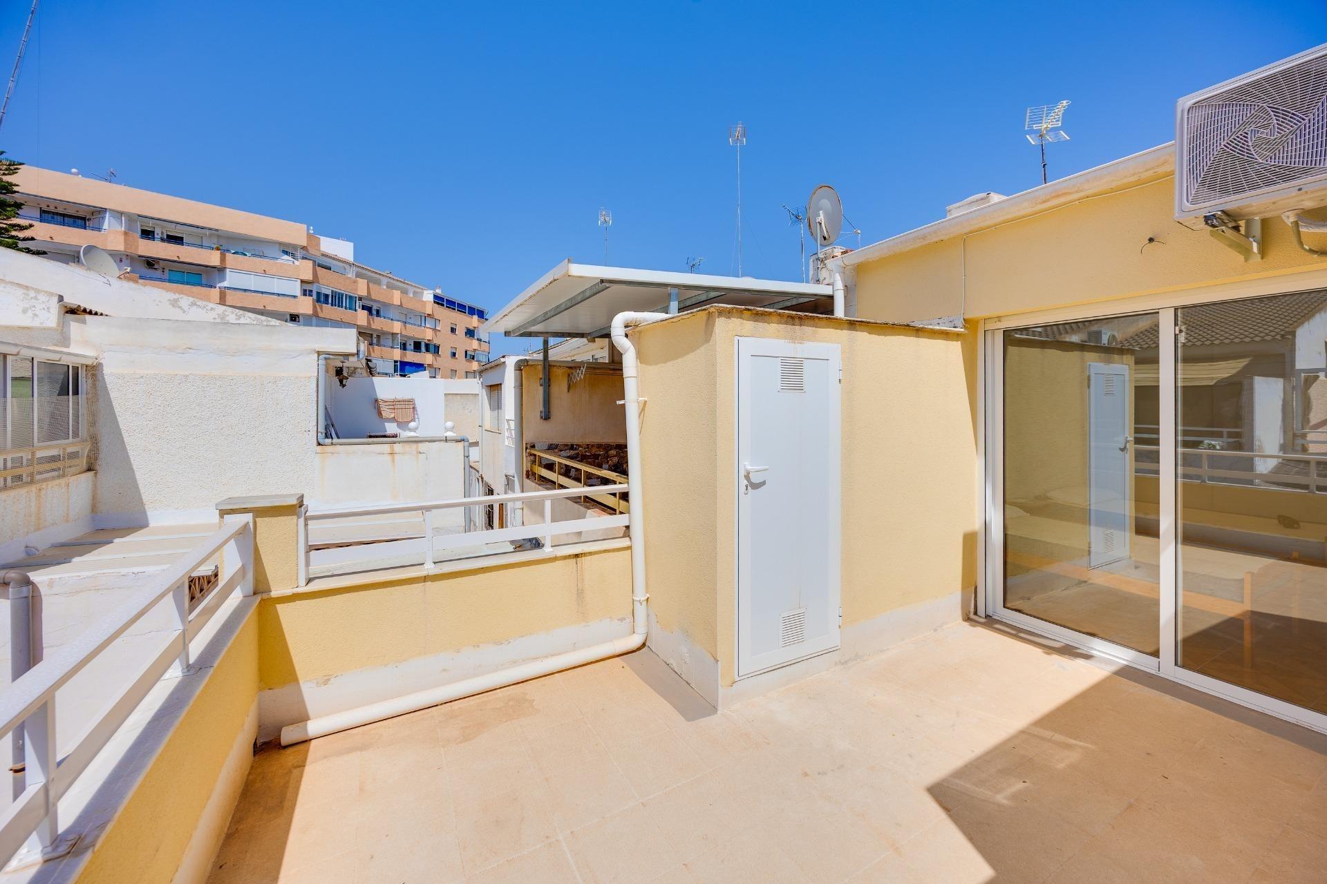 DÚPLEX REFORMADO A UN PASO DE LA PLAYA | TORREVIEJA - foto 26
