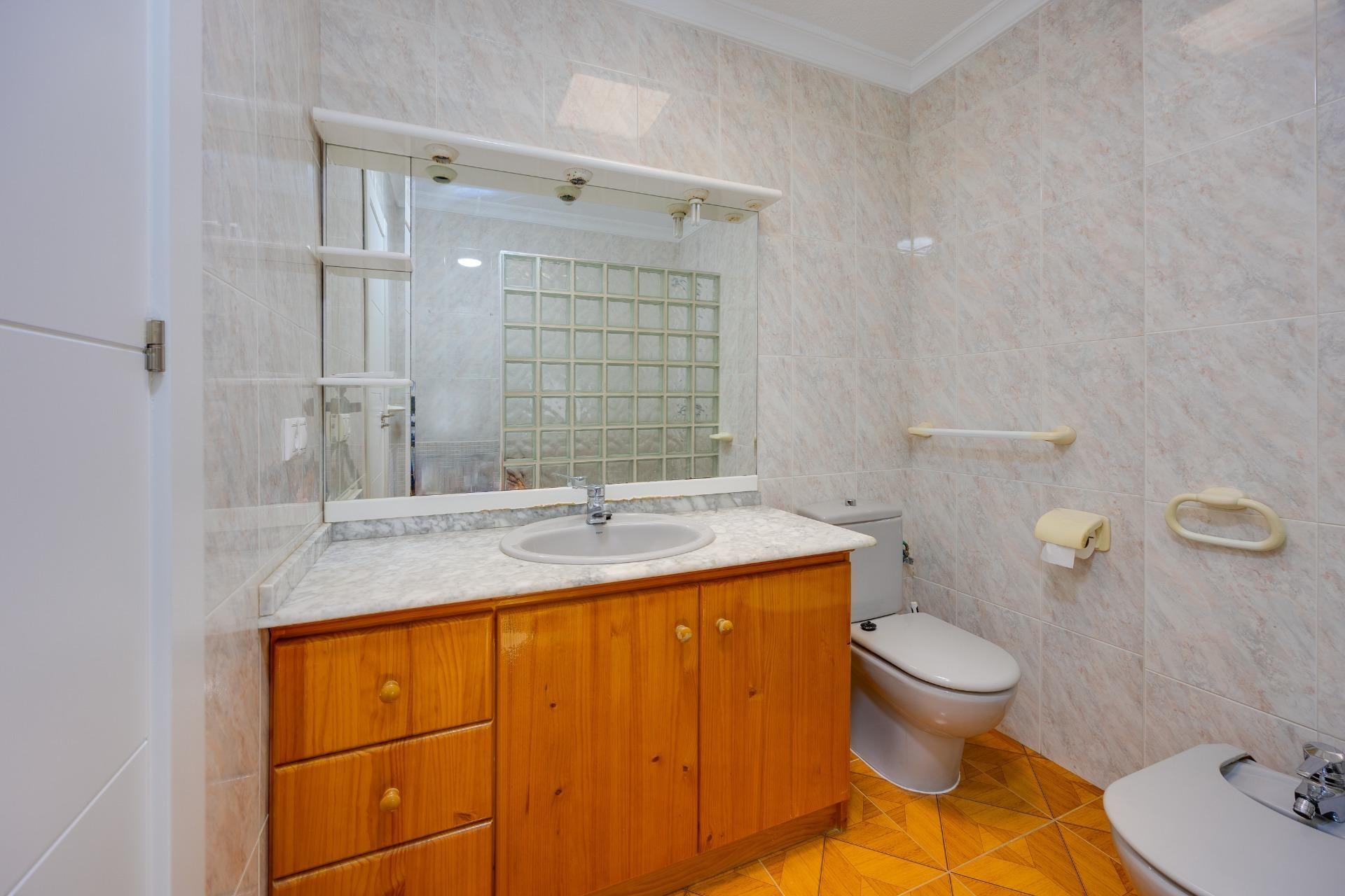 DÚPLEX REFORMADO A UN PASO DE LA PLAYA | TORREVIEJA - foto 28