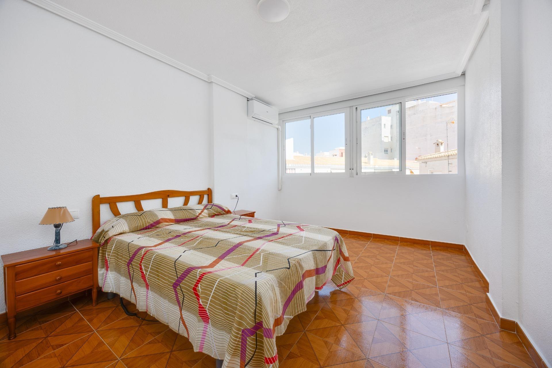 DÚPLEX REFORMADO A UN PASO DE LA PLAYA | TORREVIEJA - foto 29