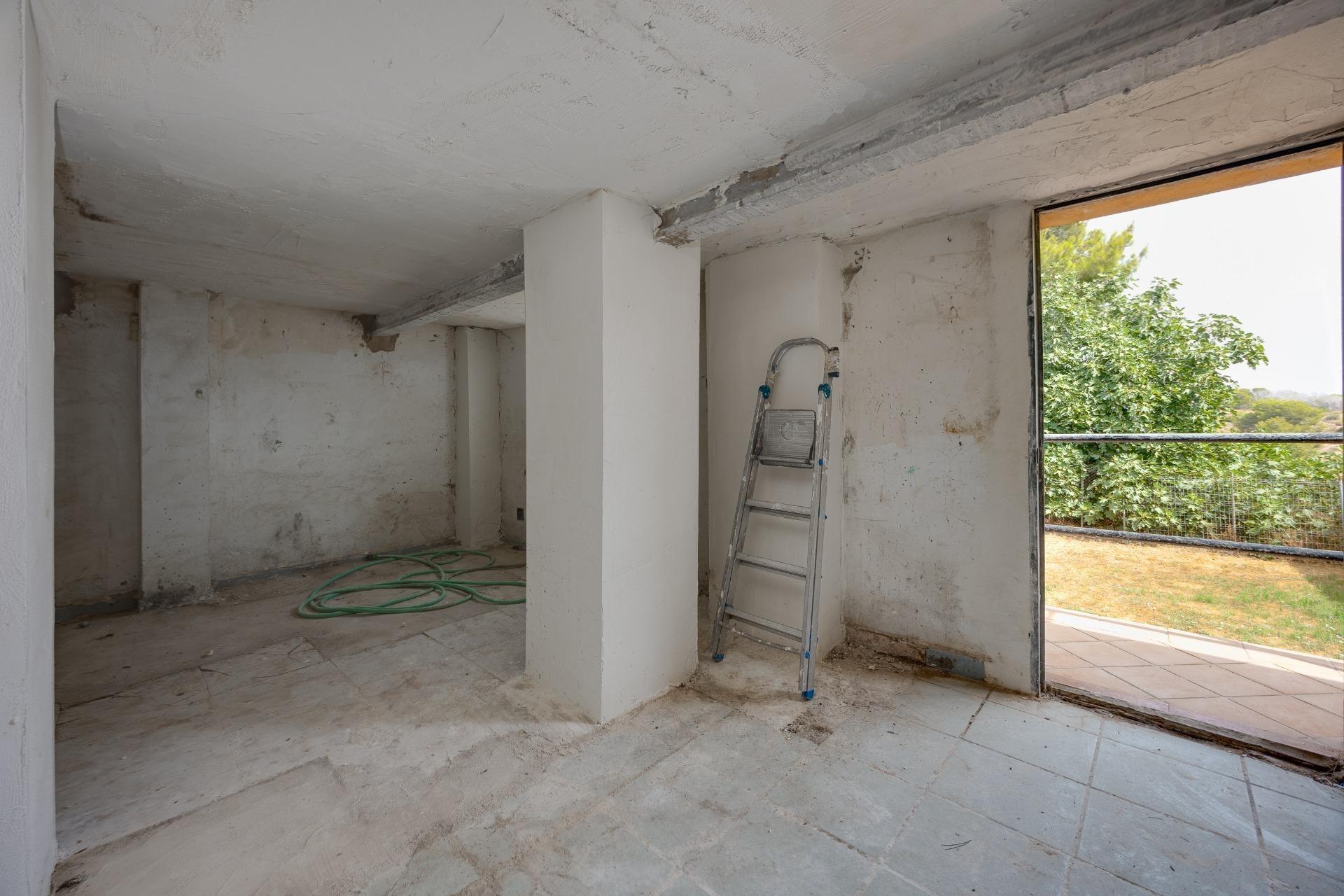 VILLA ADOSADA CON GRAN POTENCIAL | MONTEZENIA – ORIHUELA COS - foto 32