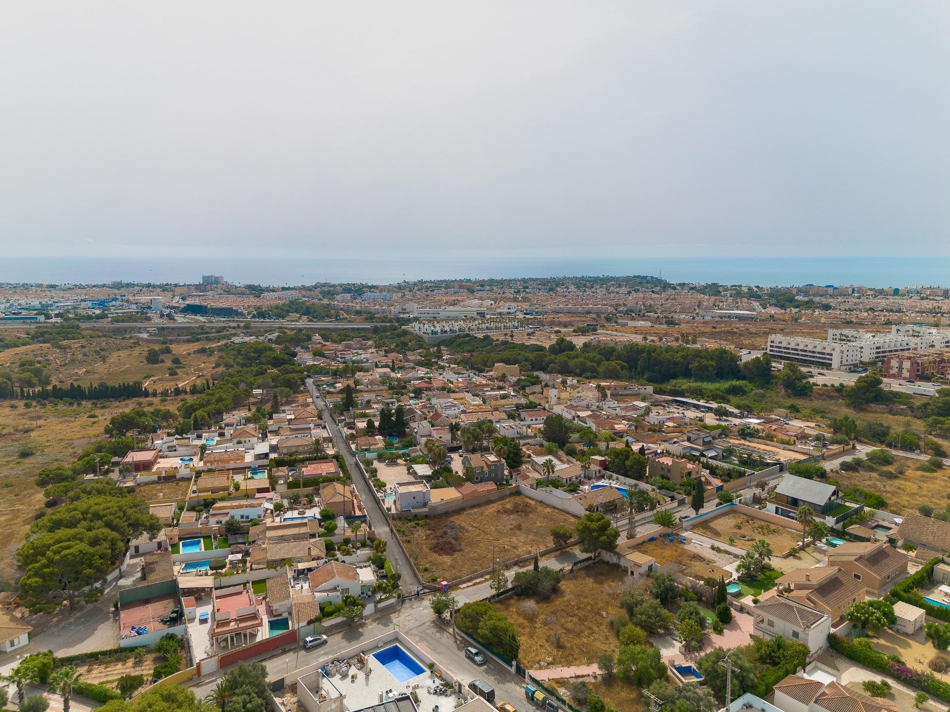 VILLA ADOSADA CON GRAN POTENCIAL | MONTEZENIA – ORIHUELA COS - foto 39