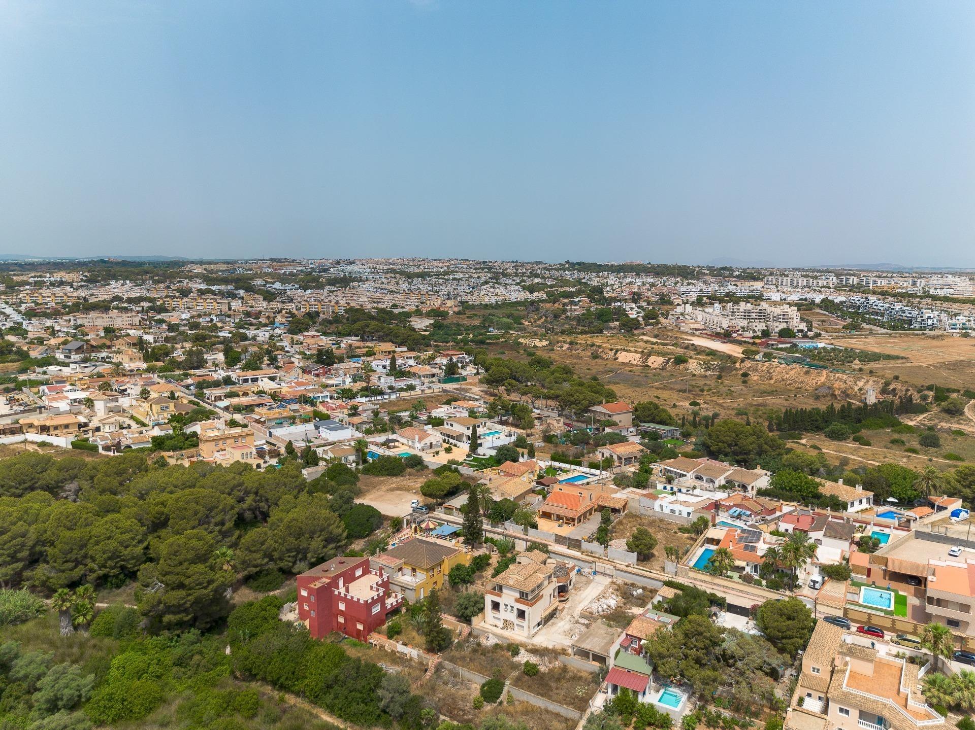 VILLA ADOSADA CON GRAN POTENCIAL | MONTEZENIA – ORIHUELA COS - foto 41