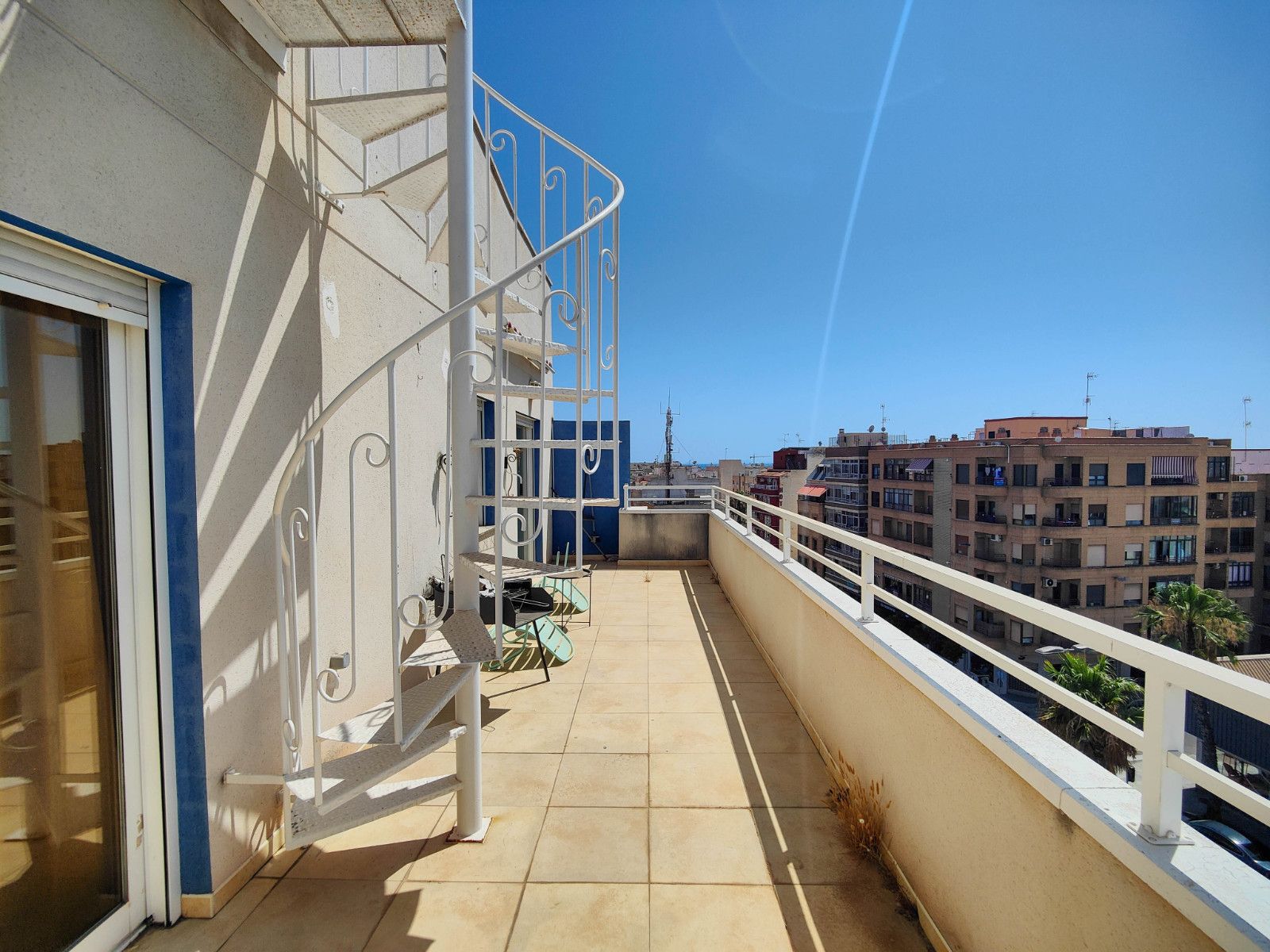Ático 3 habitaciones 120m² en alquiler - Playa de los locos - foto 2