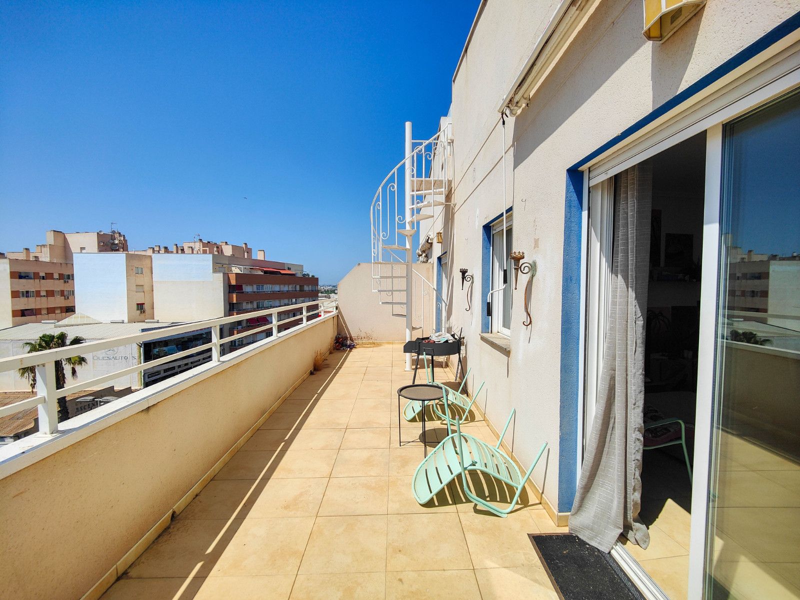 Ático 3 habitaciones 120m² en alquiler - Playa de los locos - foto 6