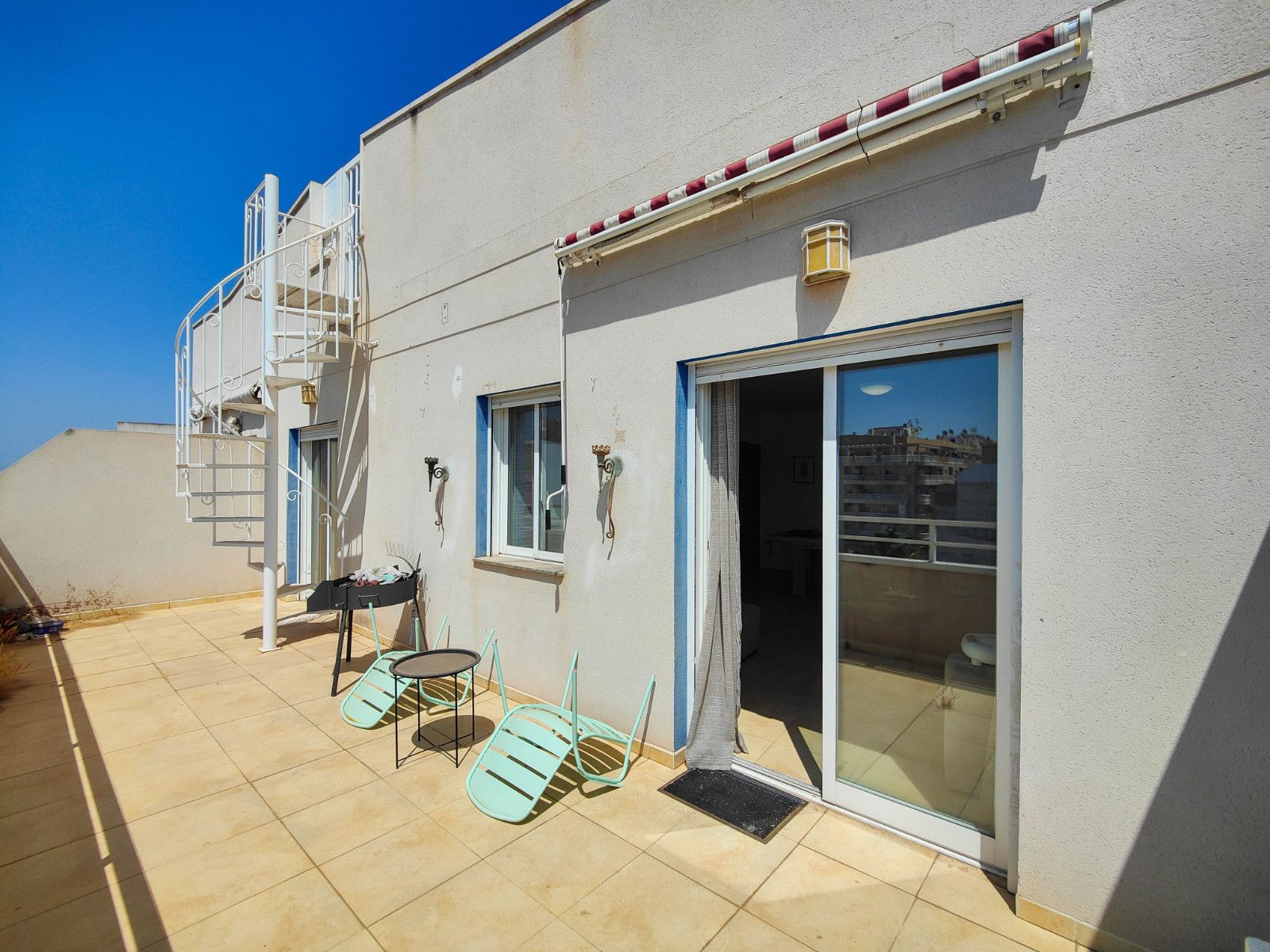 Ático 3 habitaciones 120m² en alquiler - Playa de los locos - foto 7