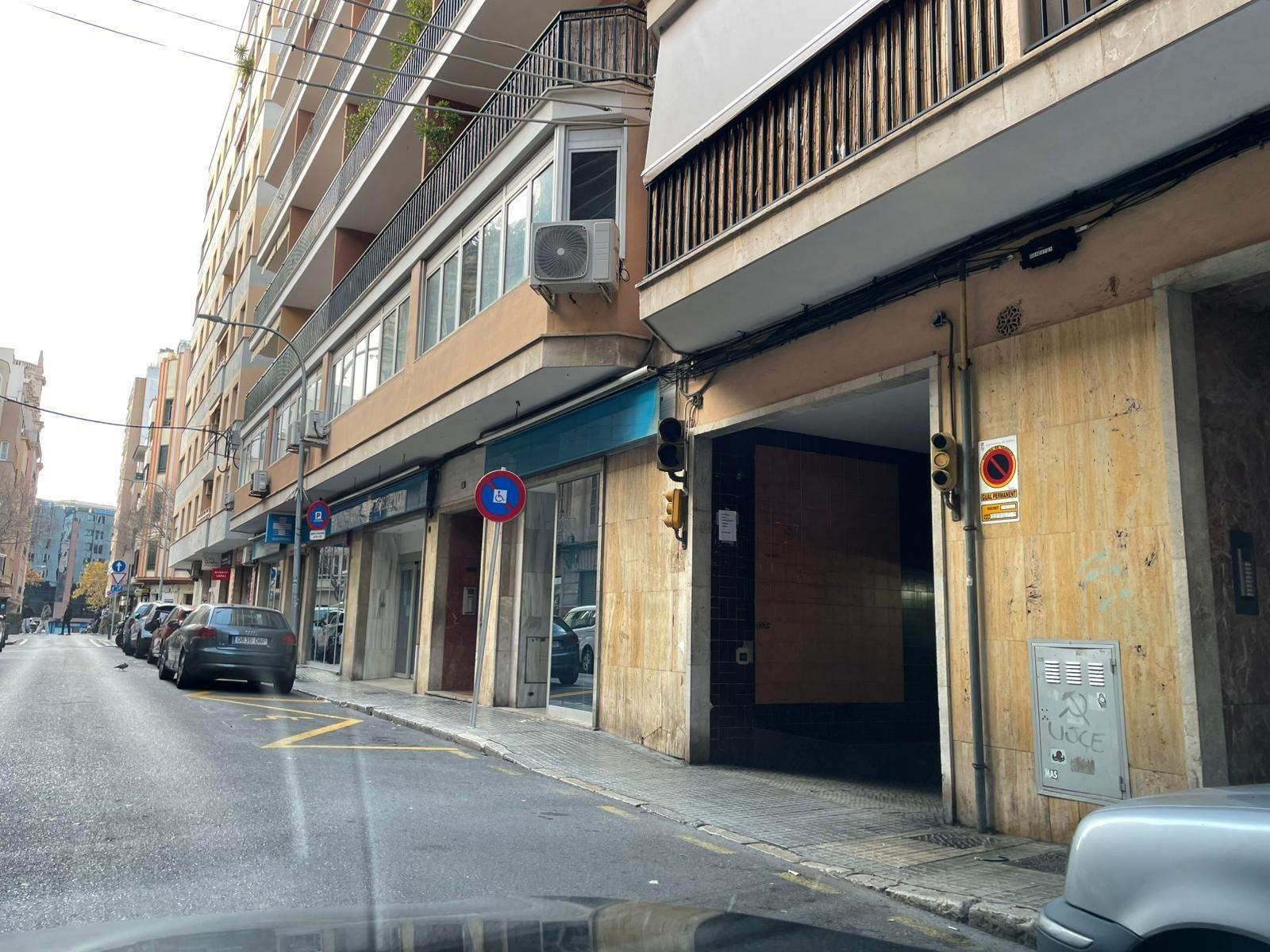 Oportunidad: Parking de 10,8 m2 a metros de Blanquerna y Ave
