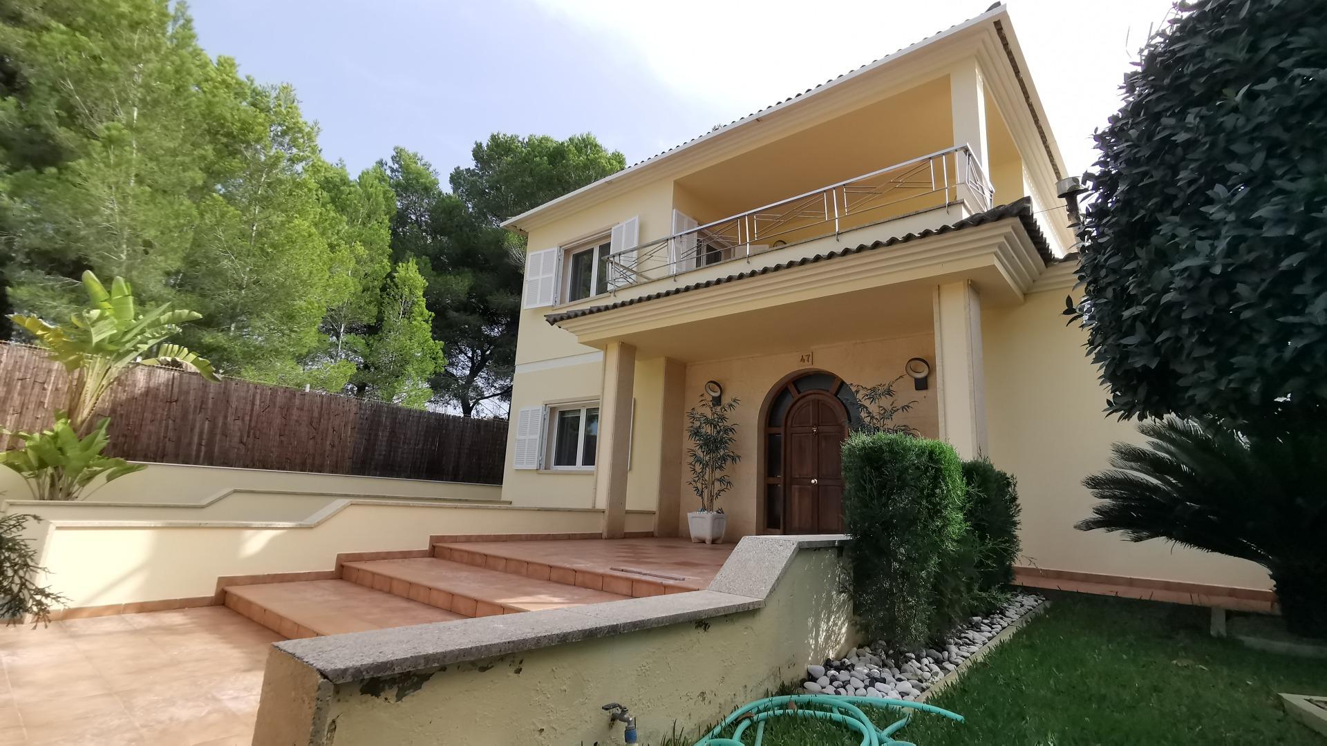 Villa Exclusiva con Licencia Turística para 8 Personas, Pisc