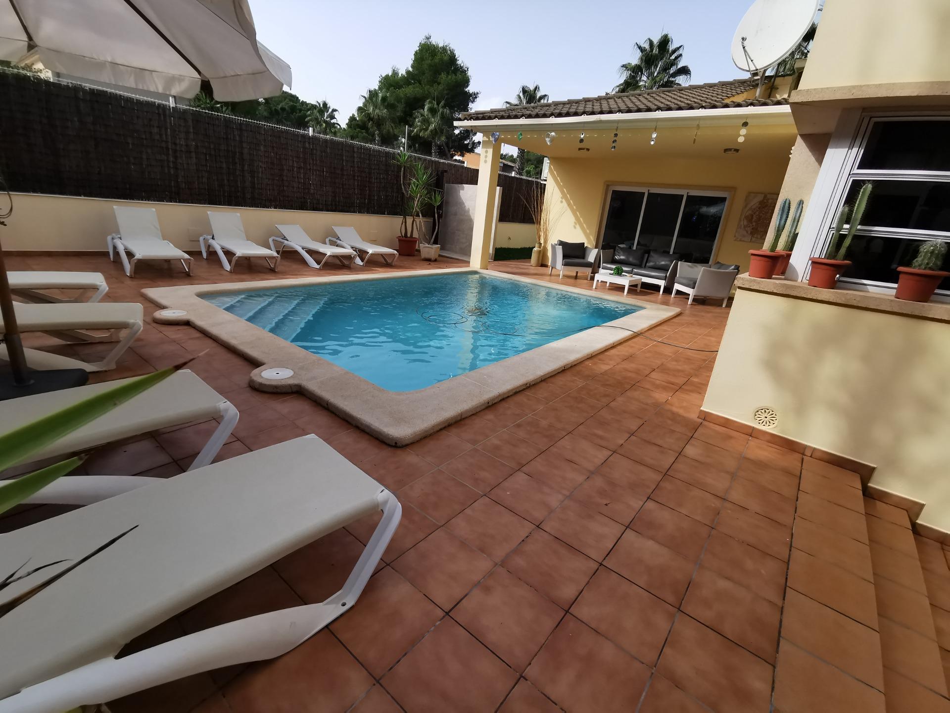 Villa Exclusiva con Licencia Turística para 8 Personas, Pisc - foto 2