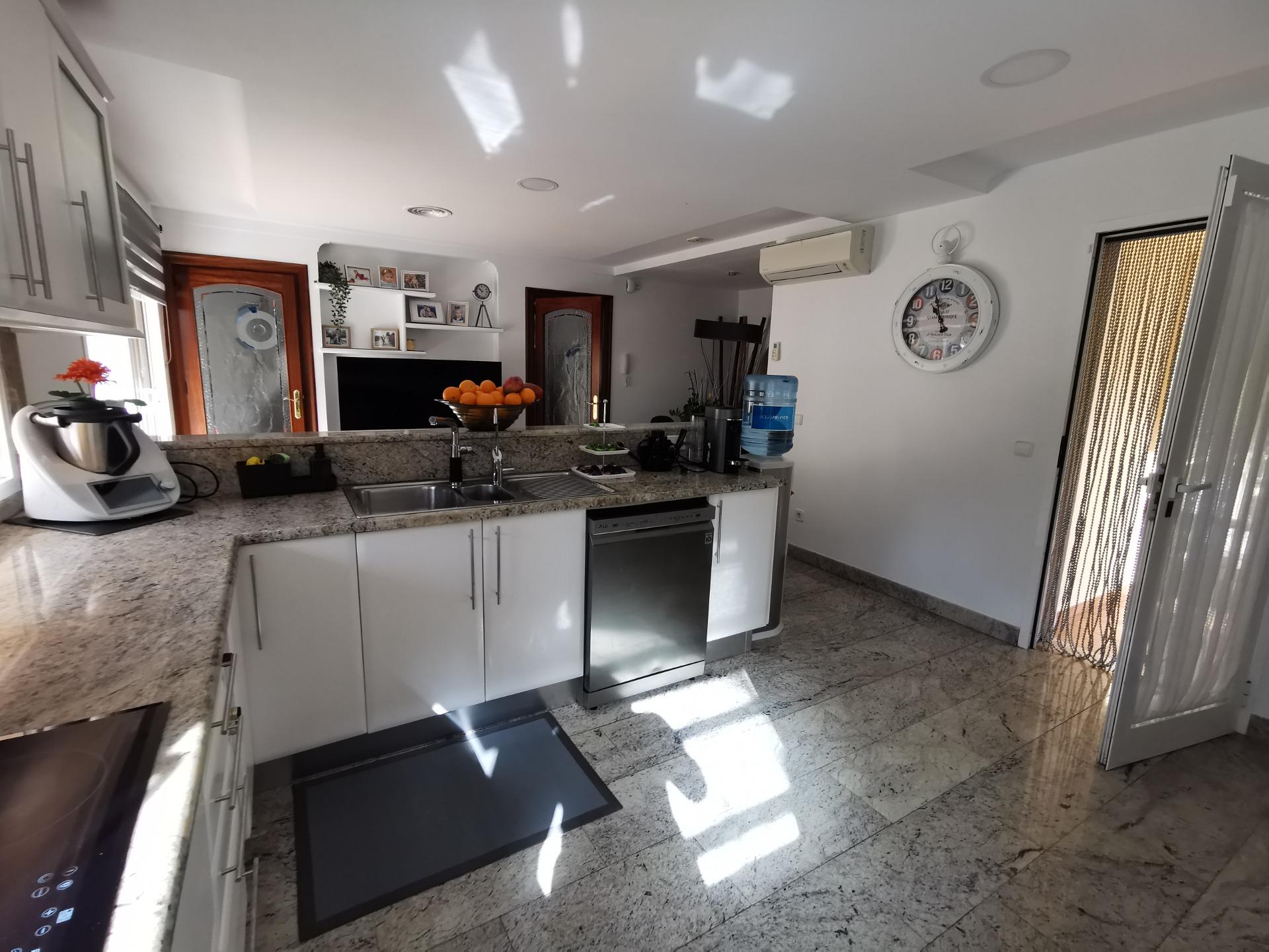 Villa Exclusiva con Licencia Turística para 8 Personas, Pisc - foto 8