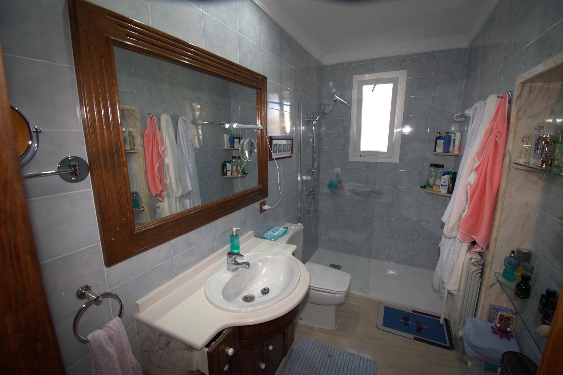 Amplia Villa Mediterránea de 6 Dormitorios en Son Bauló | Es - foto 18