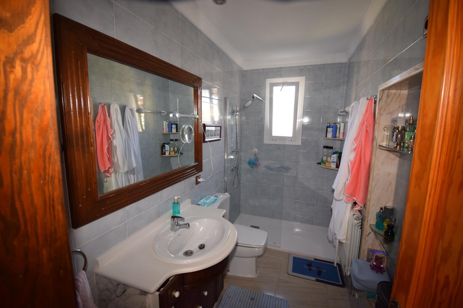 Amplia Villa Mediterránea de 6 Dormitorios en Son Bauló | Es - foto 10