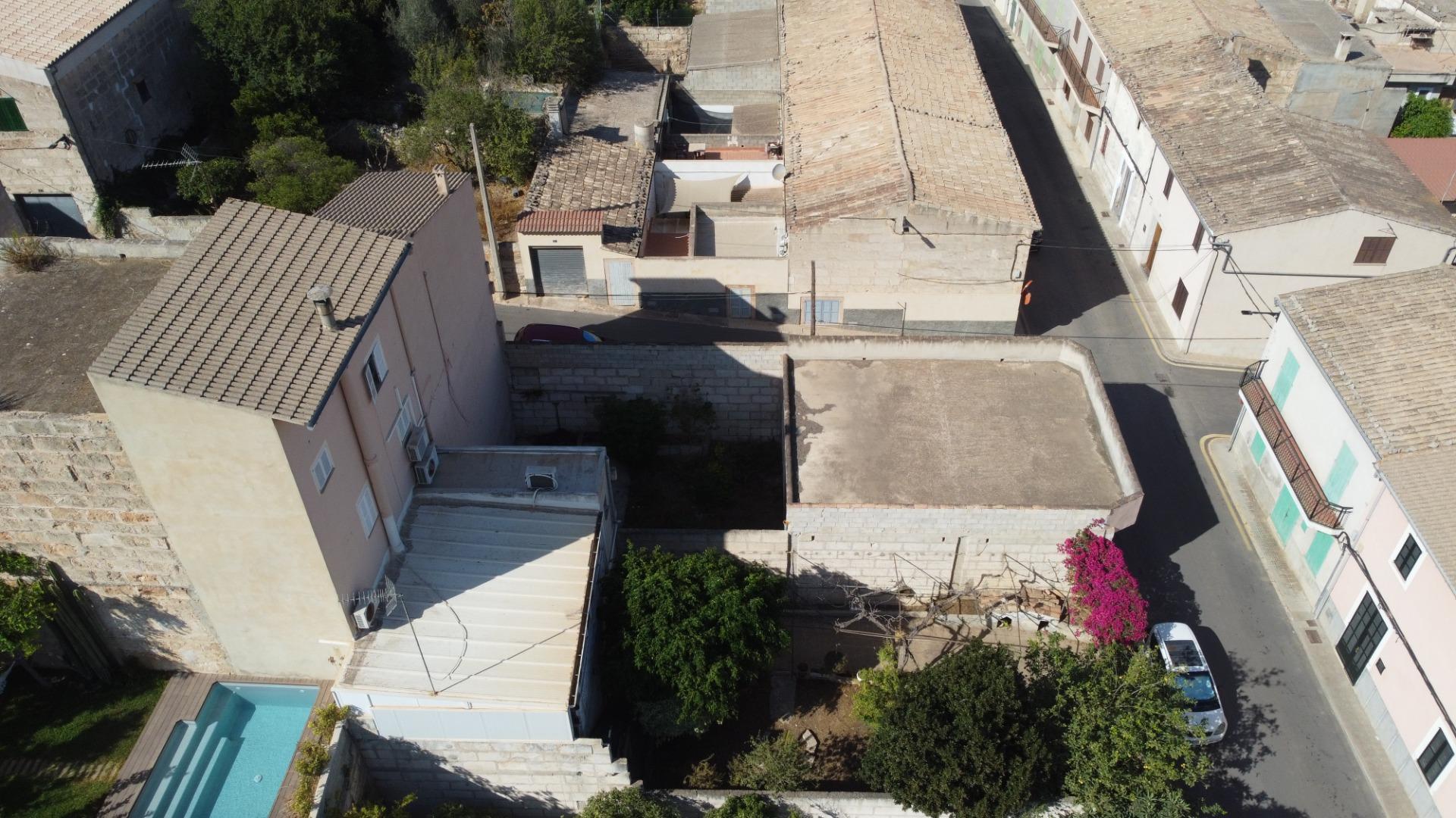Auténtica casa mallorquina con jardín, amplios garajes y gra - foto 5