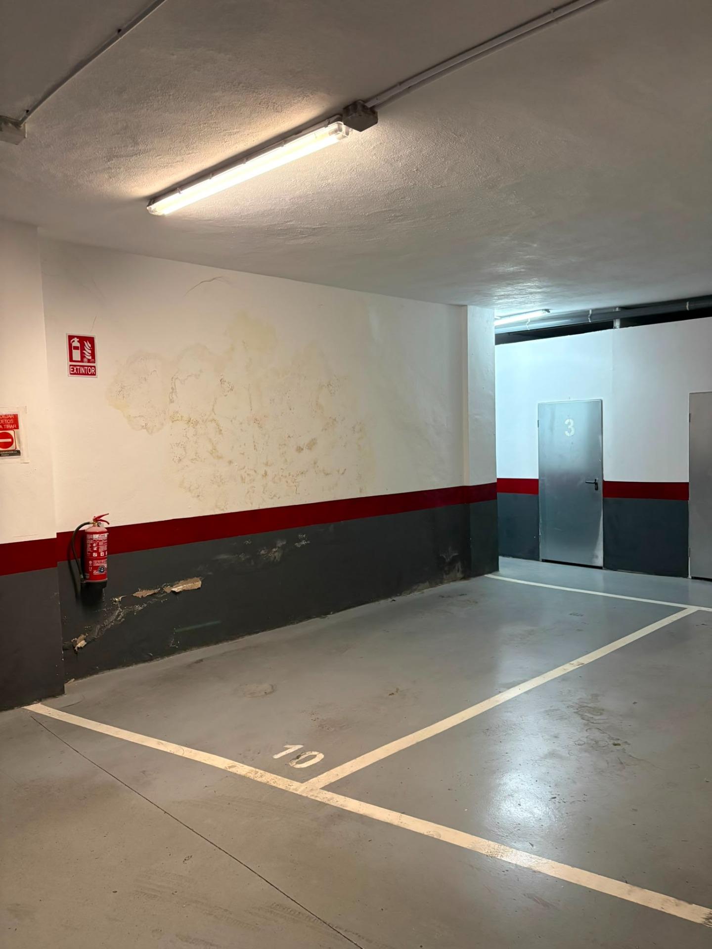 Plaza de garaje en Carrer Andreu Feliu | Junto a Blanquerna  - foto 2