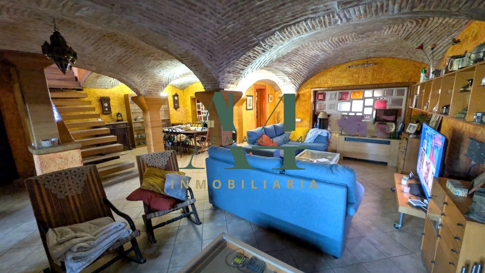 Impresionante Chalet Semireformado en el Corazón de Cáceres  - foto 12