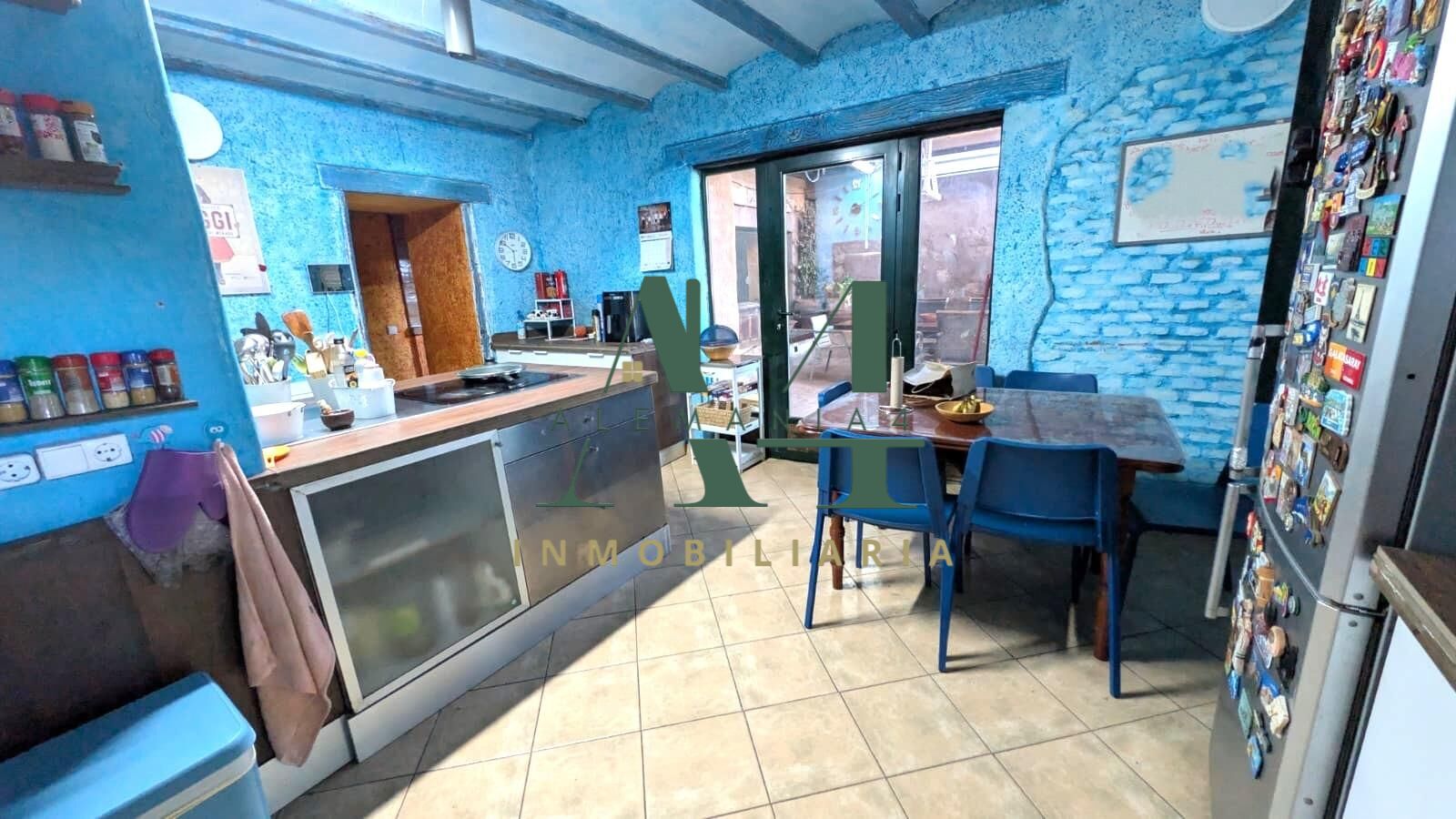 Impresionante Chalet Semireformado en el Corazón de Cáceres  - foto 15