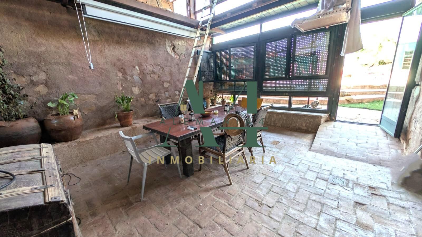 Impresionante Chalet Semireformado en el Corazón de Cáceres  - foto 18