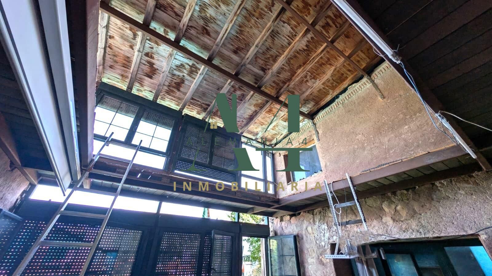 Impresionante Chalet Semireformado en el Corazón de Cáceres  - foto 20