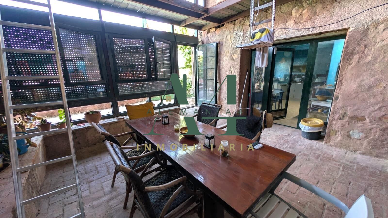 Impresionante Chalet Semireformado en el Corazón de Cáceres  - foto 21