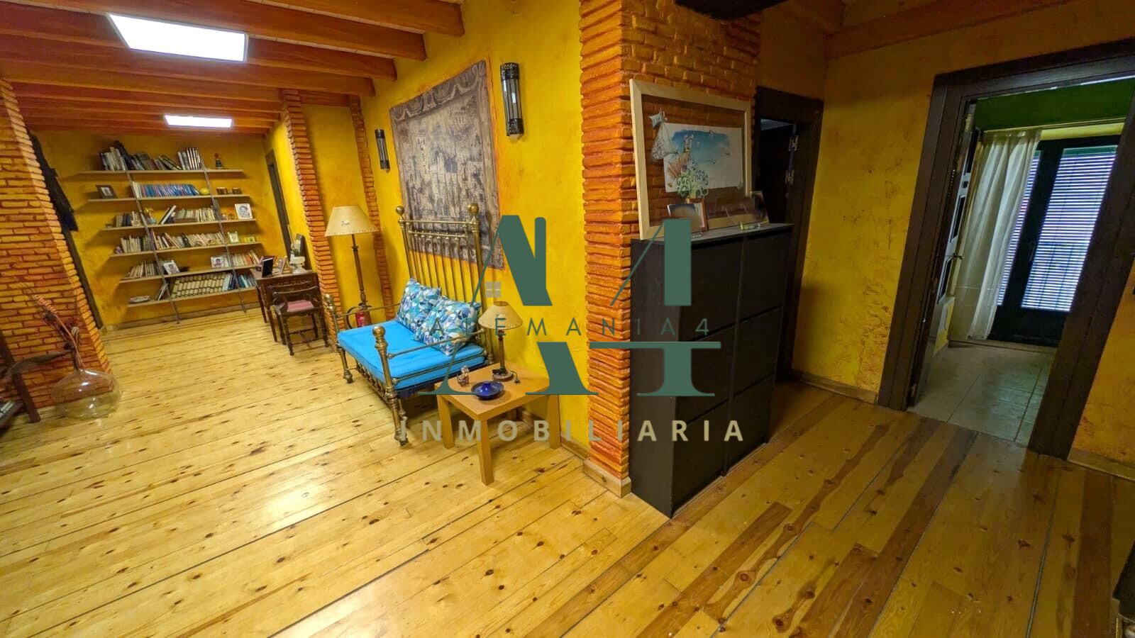 Impresionante Chalet Semireformado en el Corazón de Cáceres  - foto 27