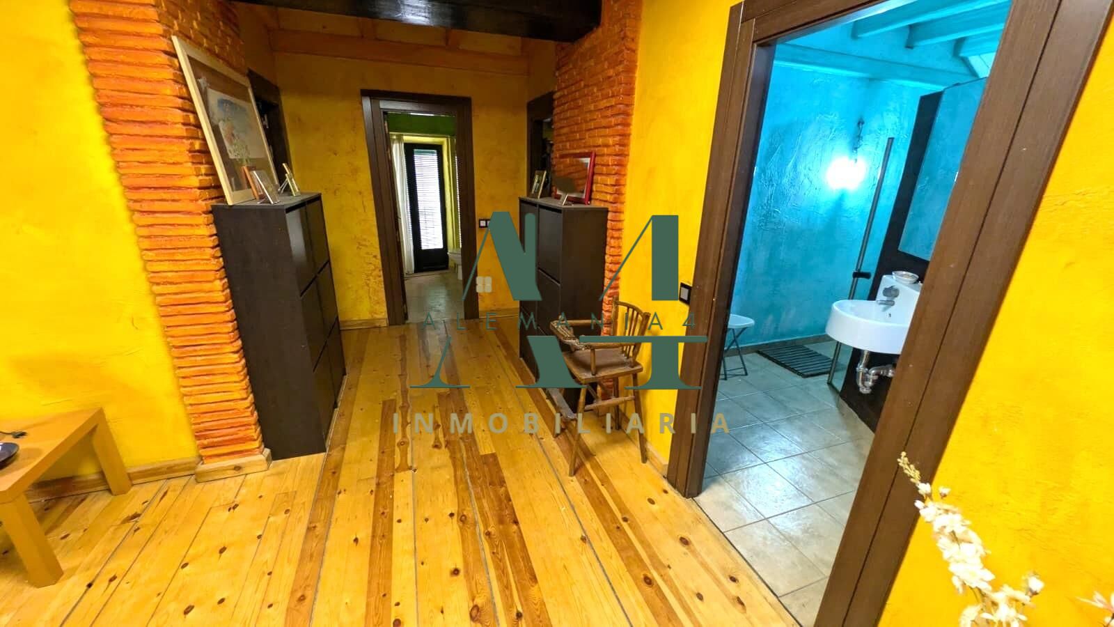 Impresionante Chalet Semireformado en el Corazón de Cáceres  - foto 28