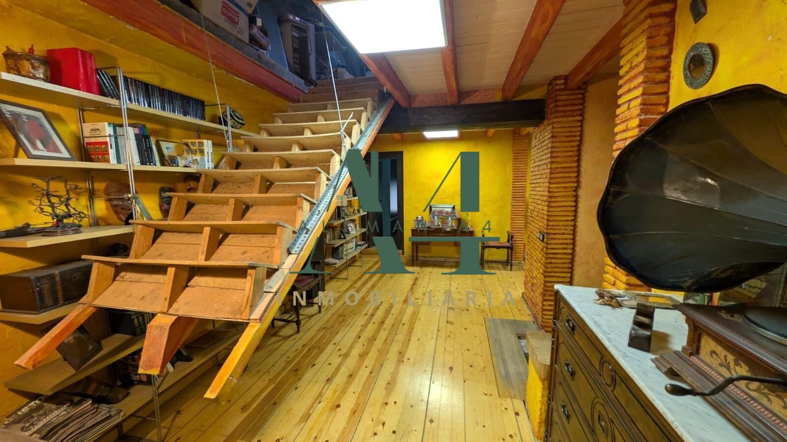 Impresionante Chalet Semireformado en el Corazón de Cáceres  - foto 29