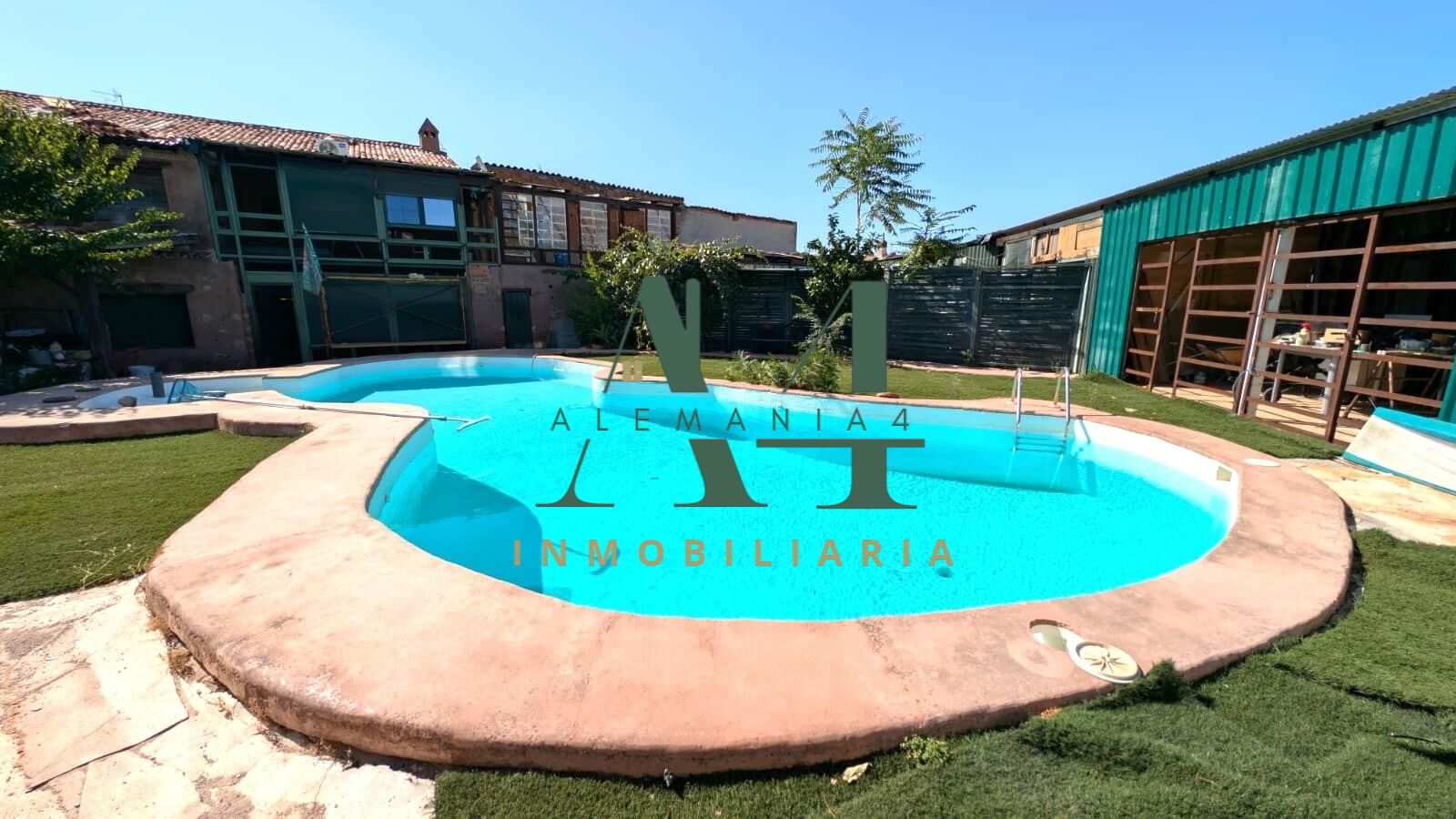 Impresionante Chalet Semireformado en el Corazón de Cáceres  - foto 4