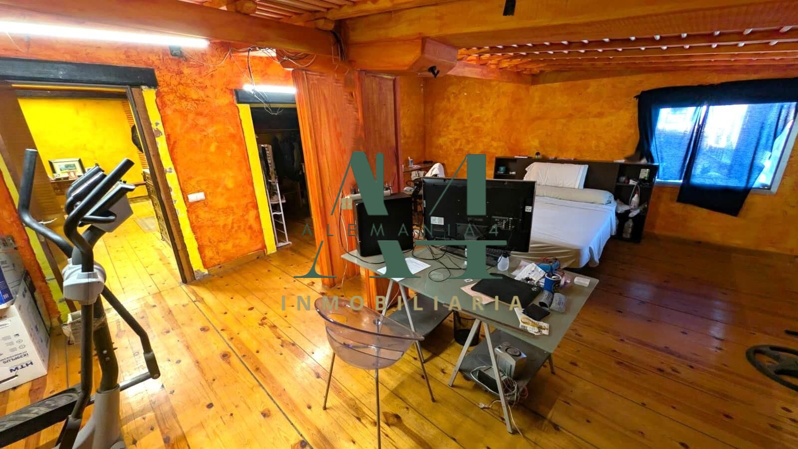 Impresionante Chalet Semireformado en el Corazón de Cáceres  - foto 35