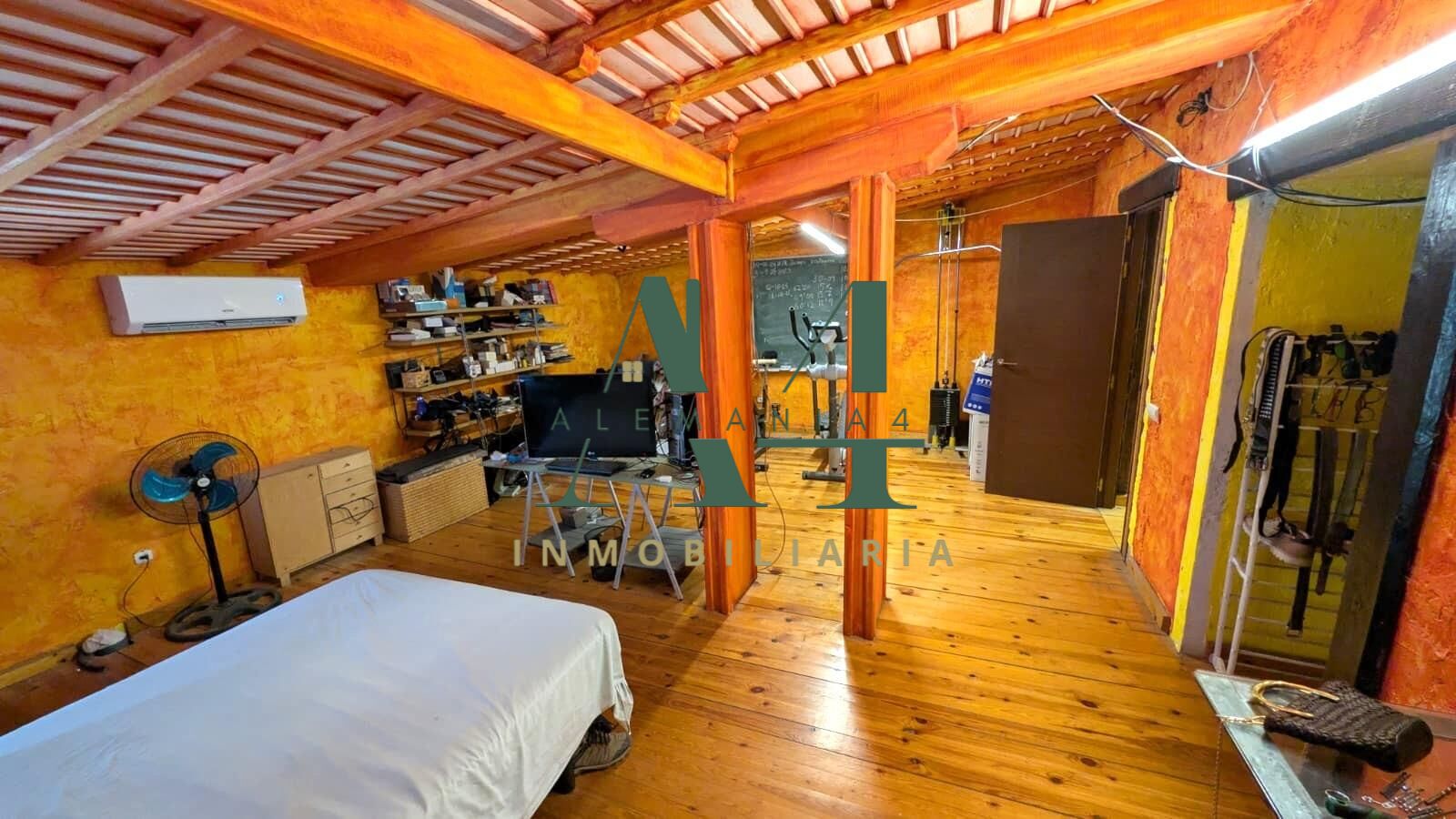 Impresionante Chalet Semireformado en el Corazón de Cáceres  - foto 36