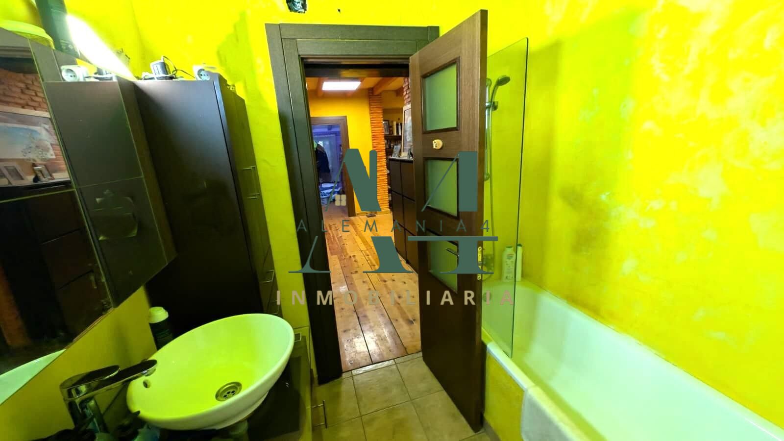 Impresionante Chalet Semireformado en el Corazón de Cáceres  - foto 39