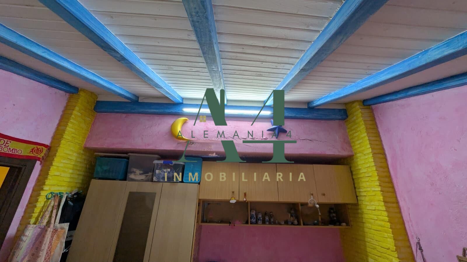 Impresionante Chalet Semireformado en el Corazón de Cáceres  - foto 46