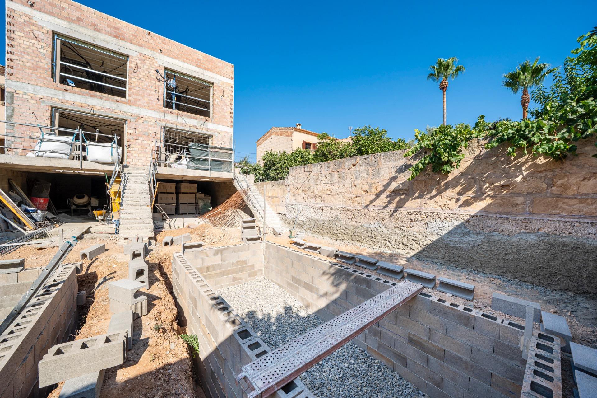 ADOSADO DE OBRA NUEVA CON PISCINA EN VILAFRANCA - foto 11
