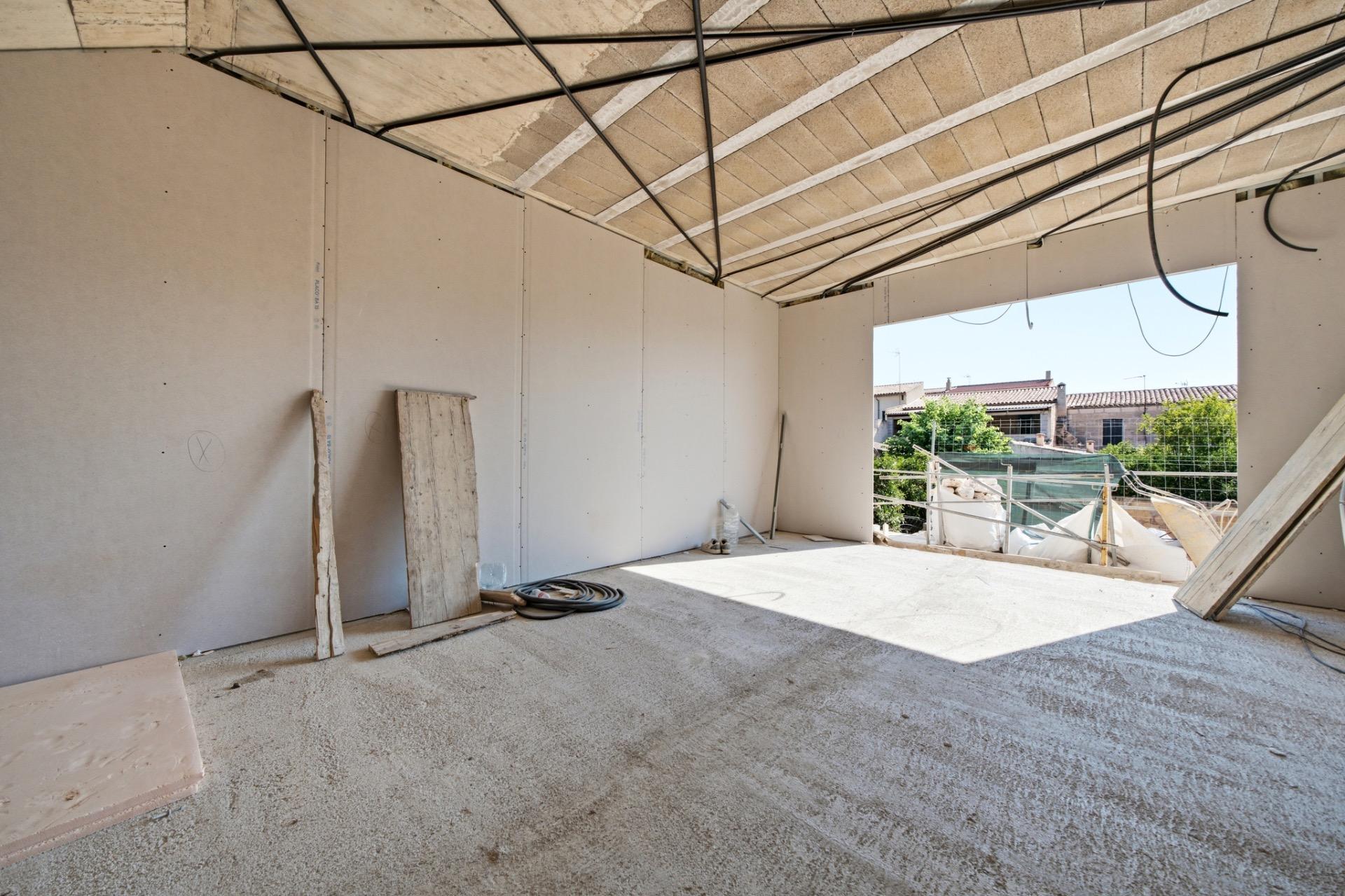 ADOSADO DE OBRA NUEVA CON PISCINA EN VILAFRANCA - foto 17