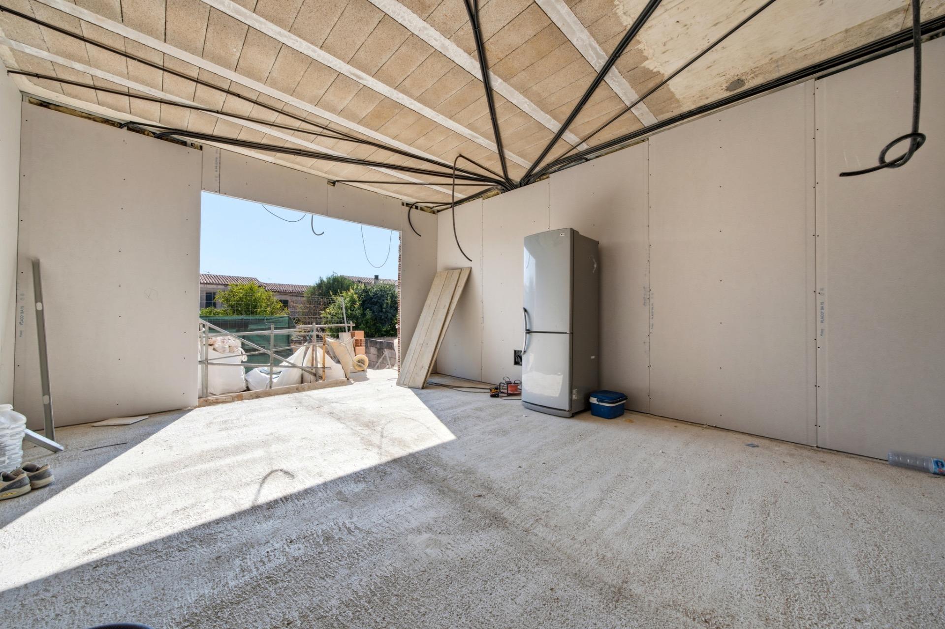 ADOSADO DE OBRA NUEVA CON PISCINA EN VILAFRANCA - foto 18
